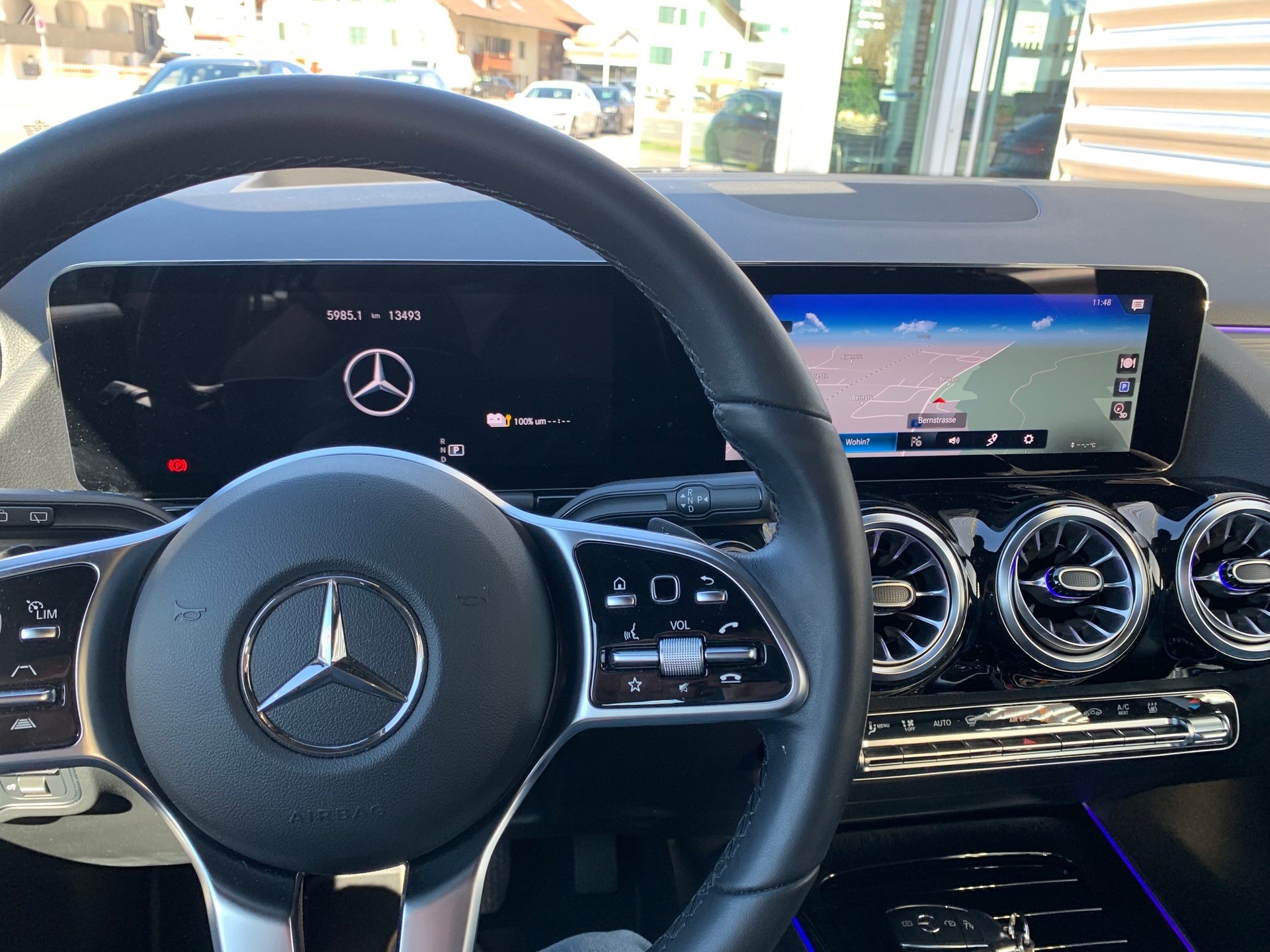 MERCEDES-BENZ GLA 250 e 8G-DCT-image-8