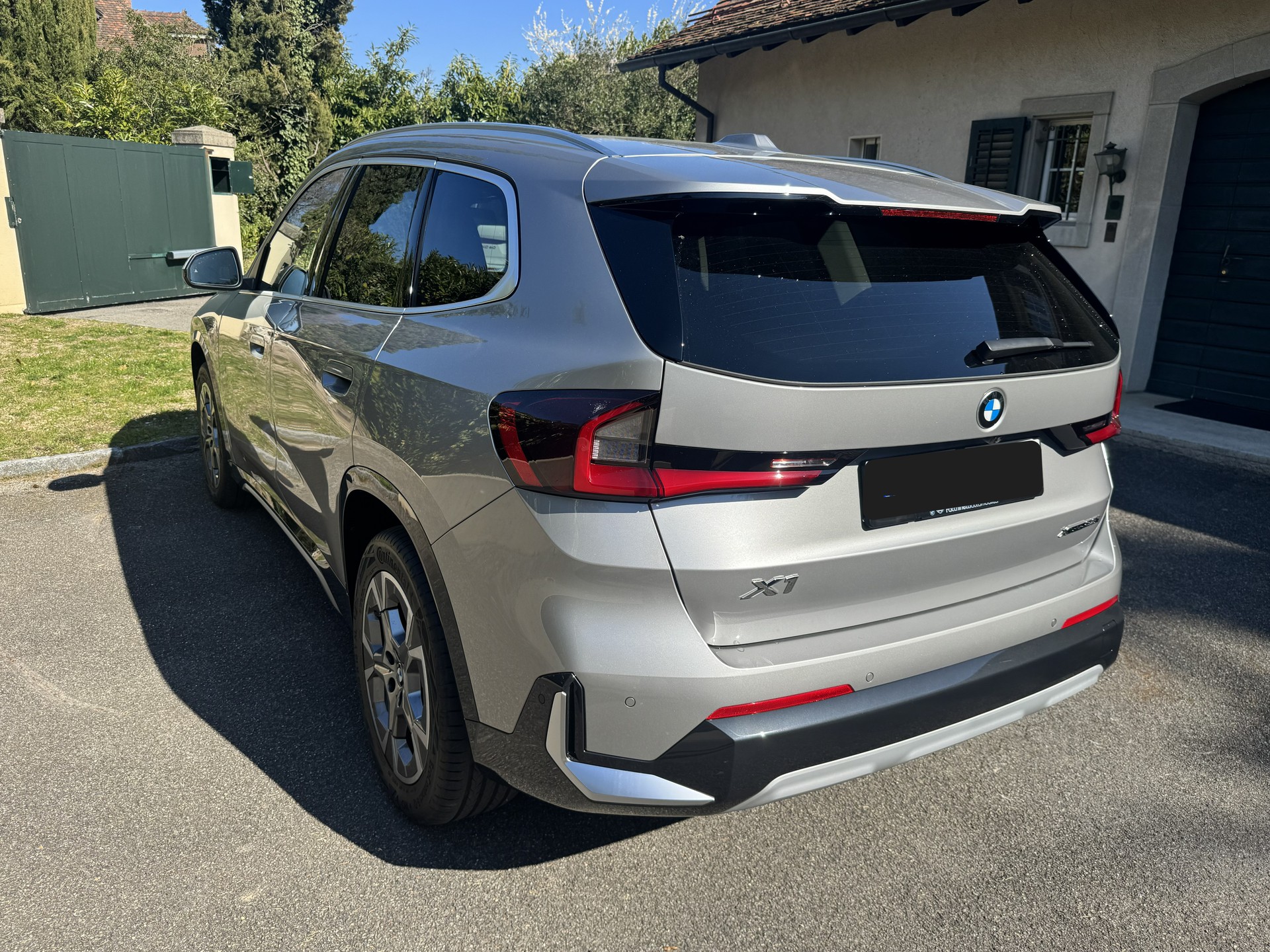 BMW X1 xDrive 23i 48V-image-4