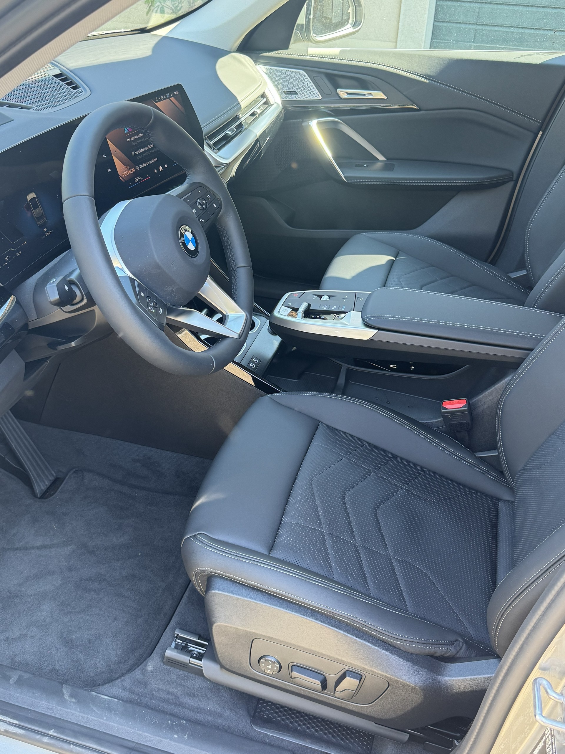 BMW X1 xDrive 23i 48V-image-5