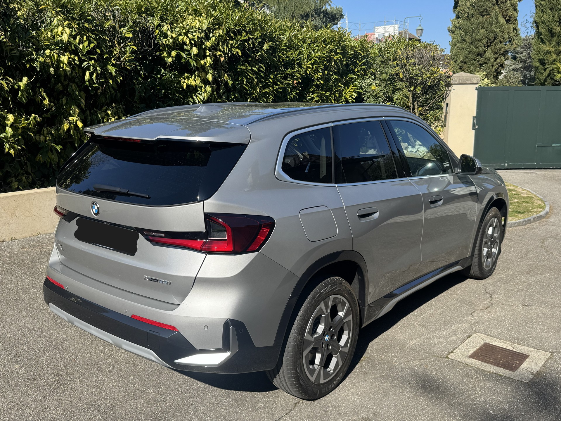BMW X1 xDrive 23i 48V-image-2
