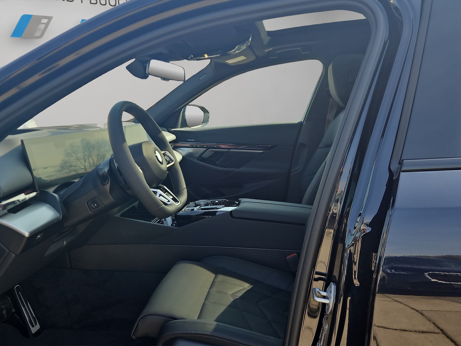BMW 520d xDrive 48V Touring M Sport Pro Steptronic-image-9