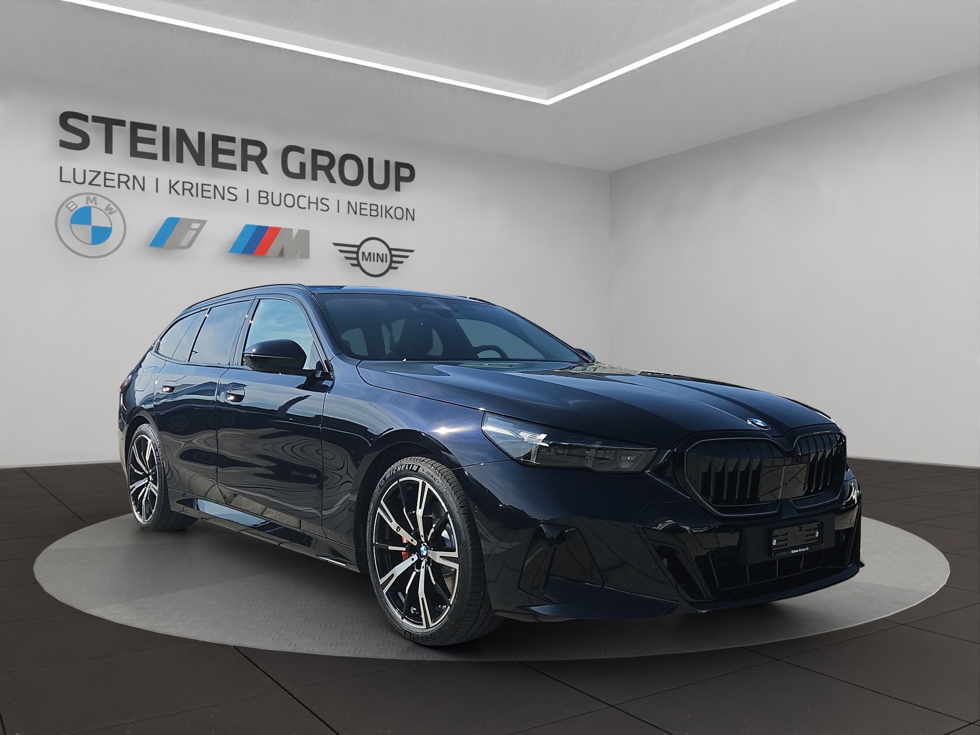 BMW 520d xDrive 48V Touring M Sport Pro Steptronic-image-2