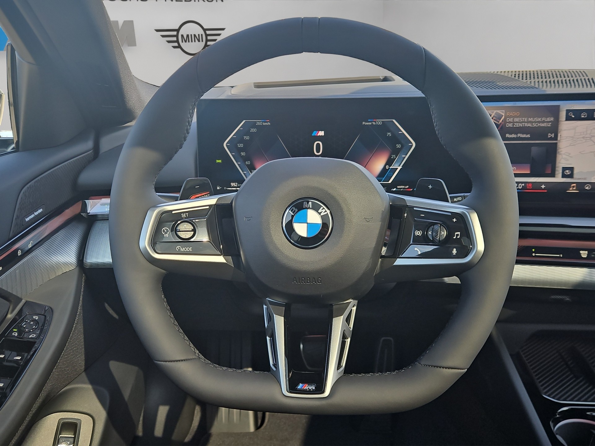BMW 520d xDrive 48V Touring M Sport Pro Steptronic-image-12