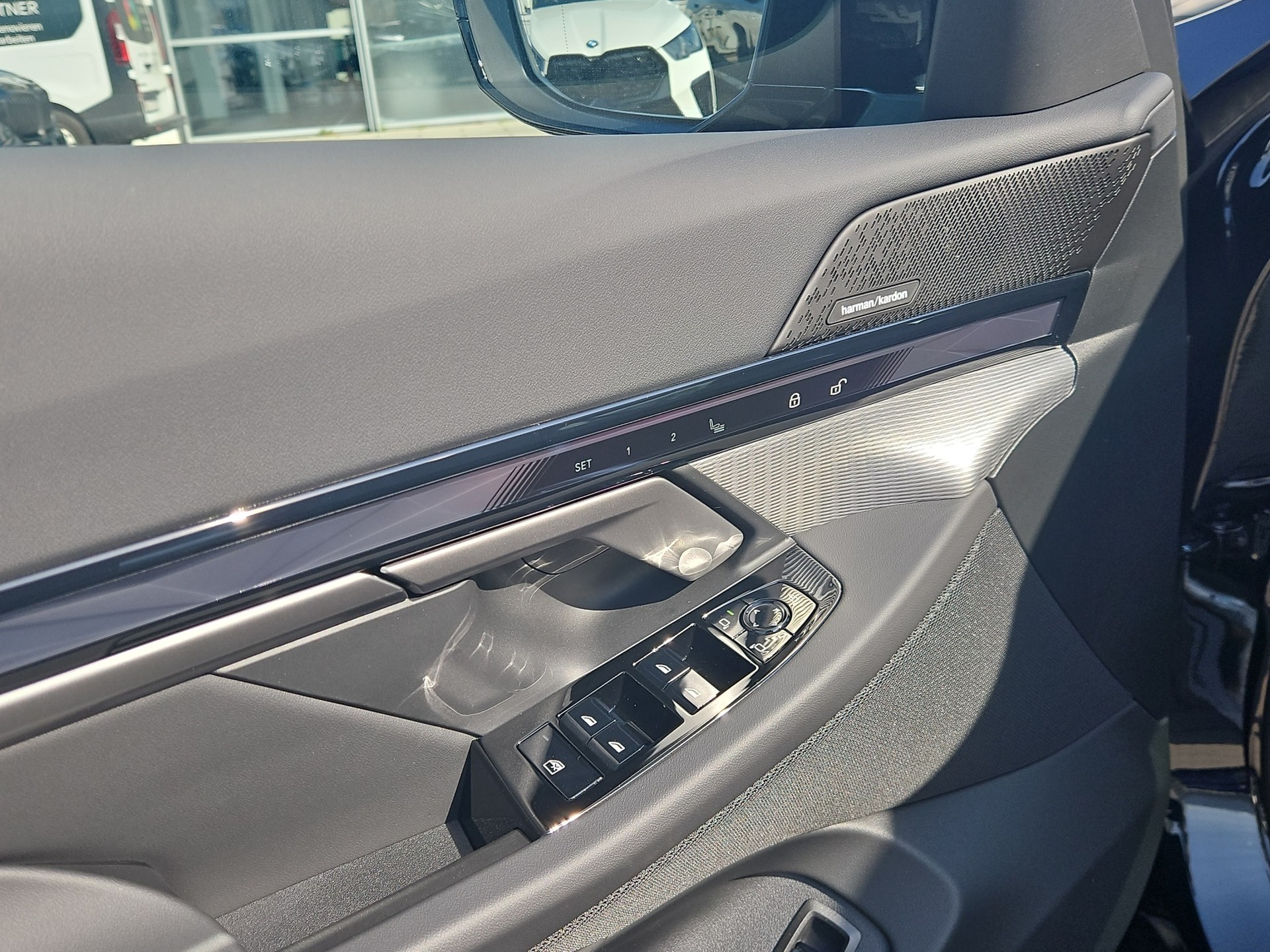 BMW 520d xDrive 48V Touring M Sport Pro Steptronic-image-10