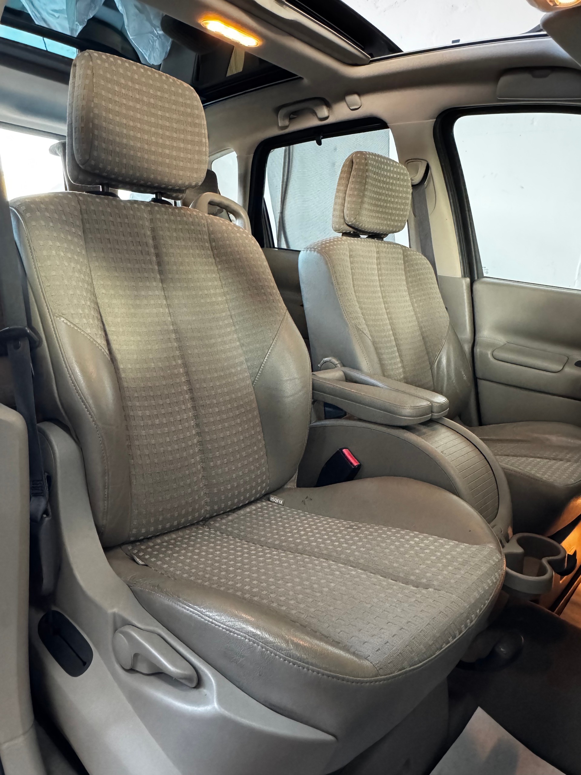 RENAULT Scénic 2.0 dCi Privilège-image-19