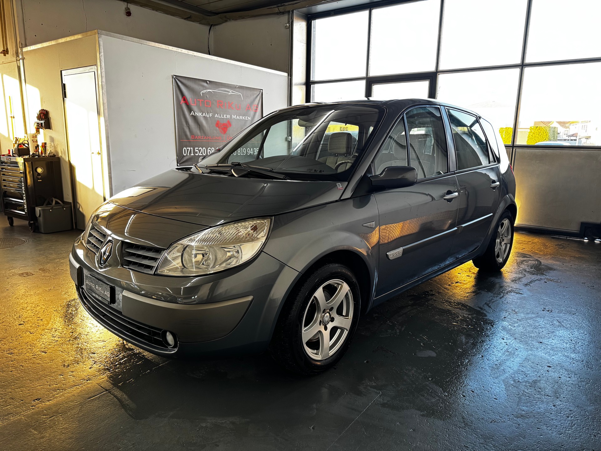 RENAULT Scénic 2.0 dCi Privilège-image-5
