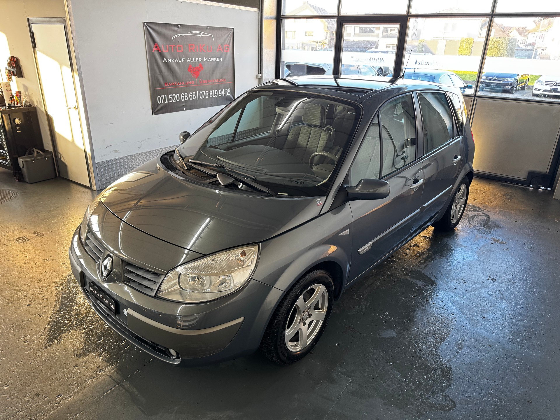 RENAULT Scénic 2.0 dCi Privilège-image-4