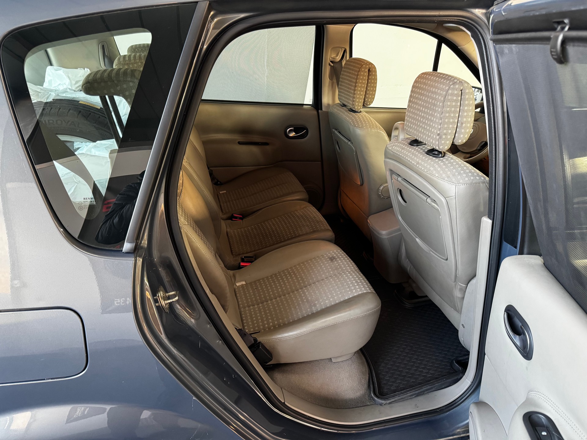 RENAULT Scénic 2.0 dCi Privilège-image-20
