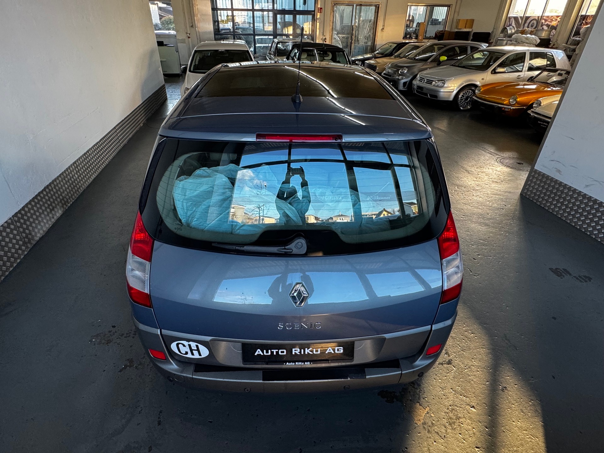 RENAULT Scénic 2.0 dCi Privilège-image-9