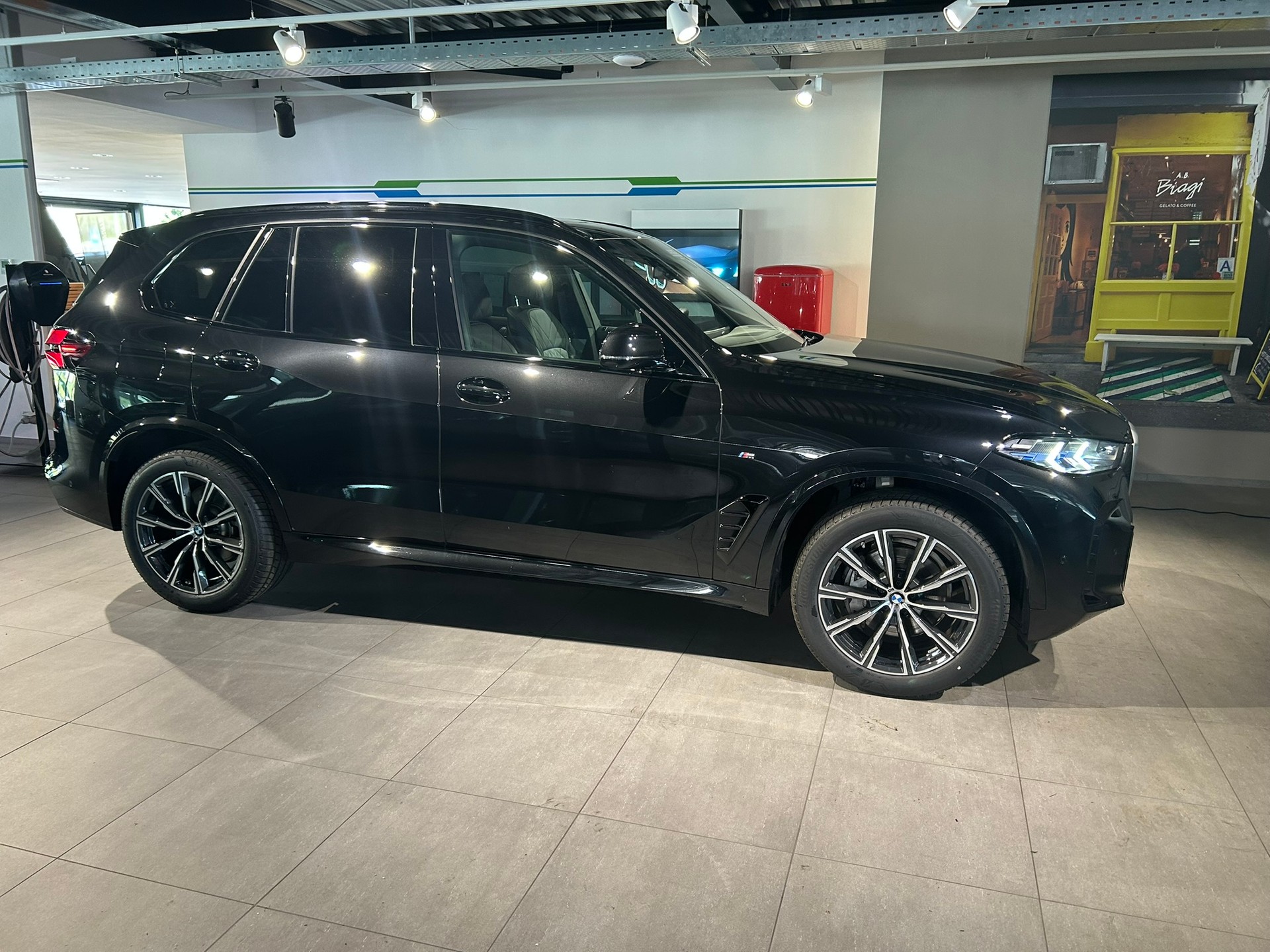 BMW X5 xDrive 48V 30d M Sport Steptronic-image-1