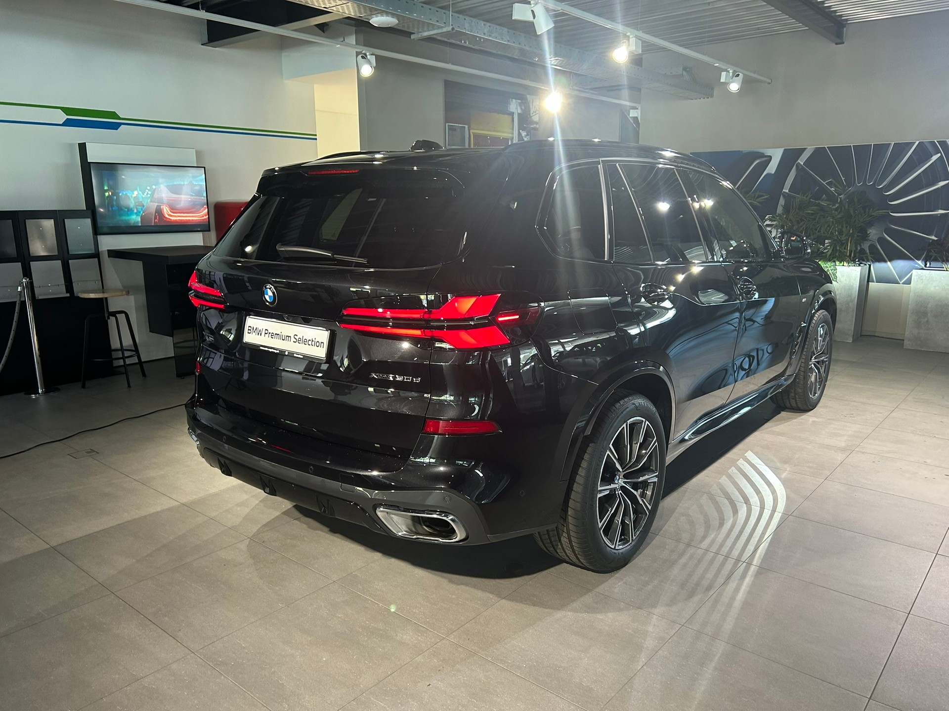 BMW X5 xDrive 48V 30d M Sport Steptronic-image-12
