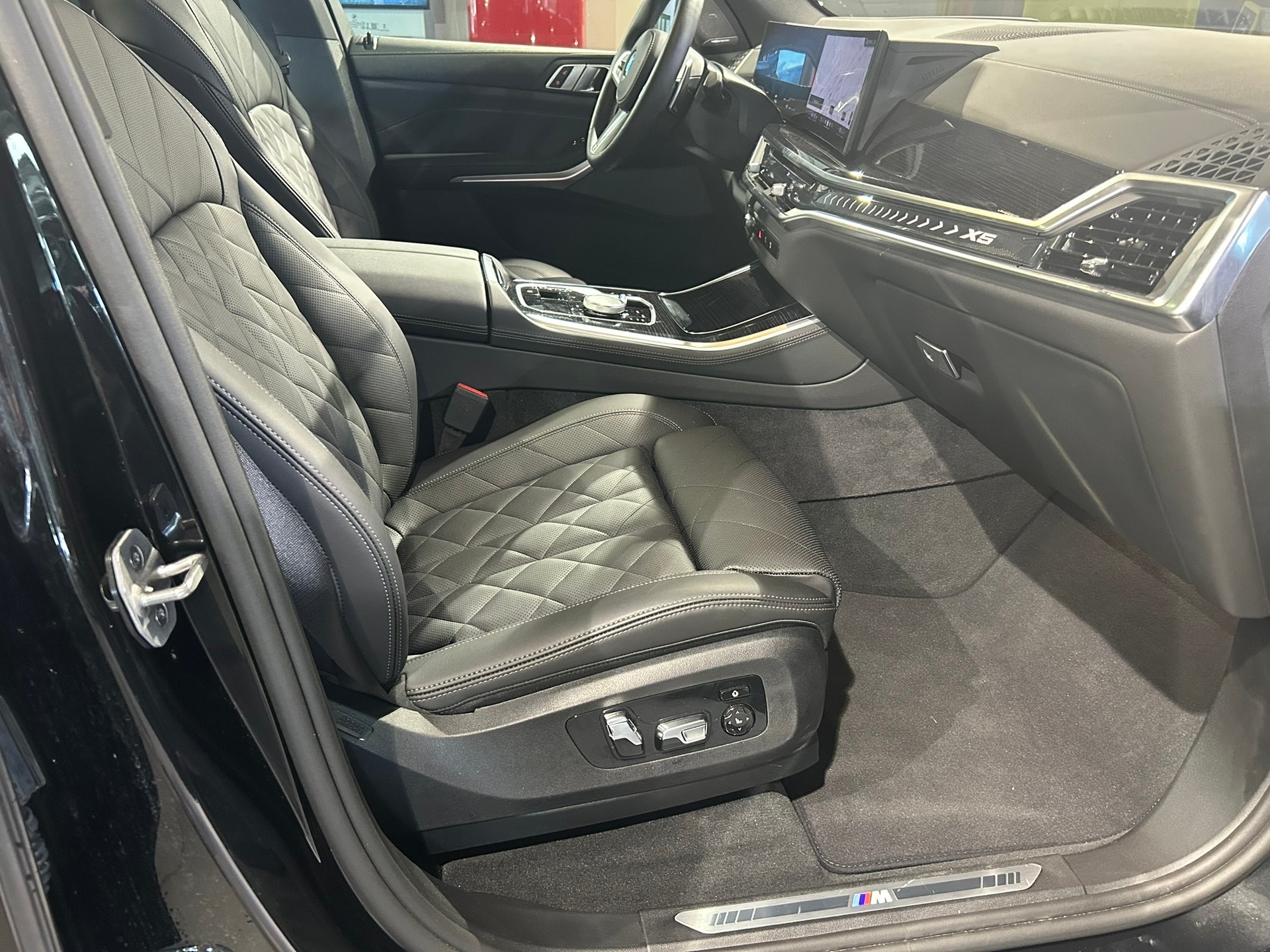 BMW X5 xDrive 48V 30d M Sport Steptronic-image-27
