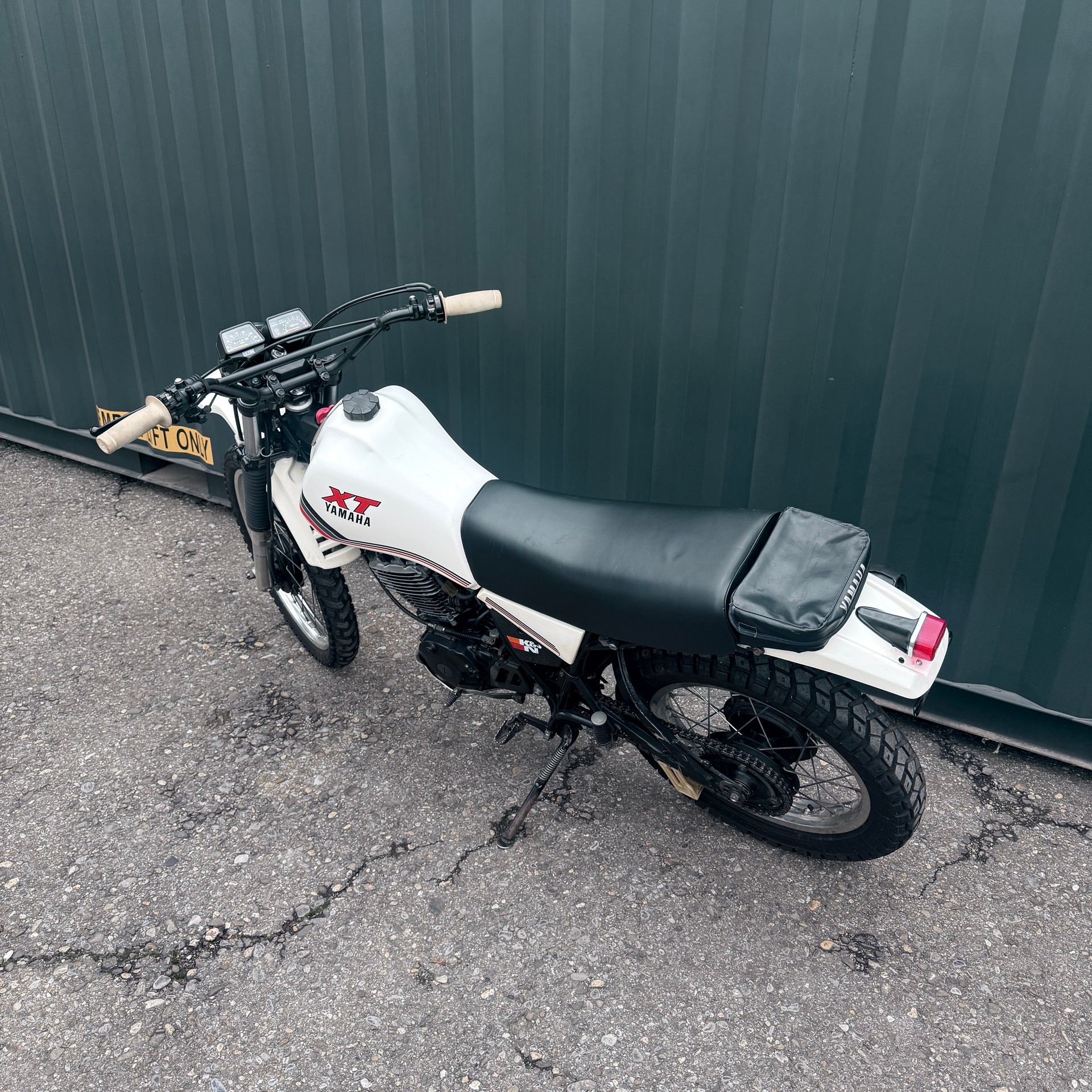 YAMAHA XT 550-image-10