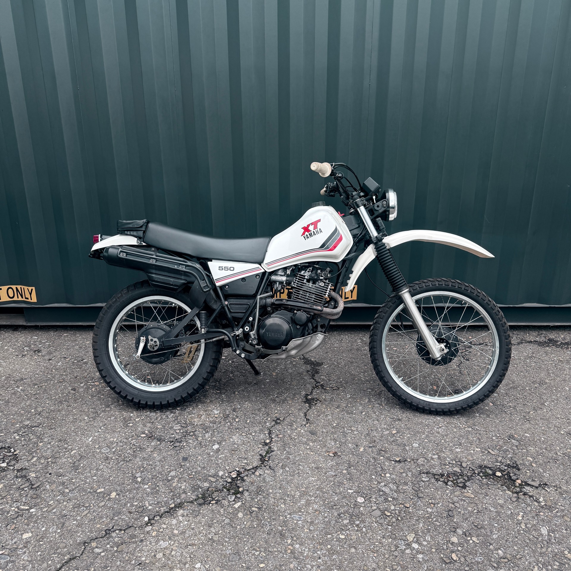 YAMAHA XT 550
