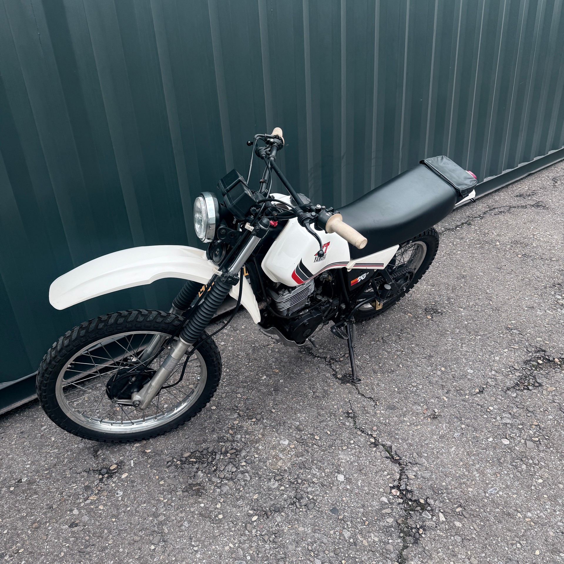 YAMAHA XT 550-image-8