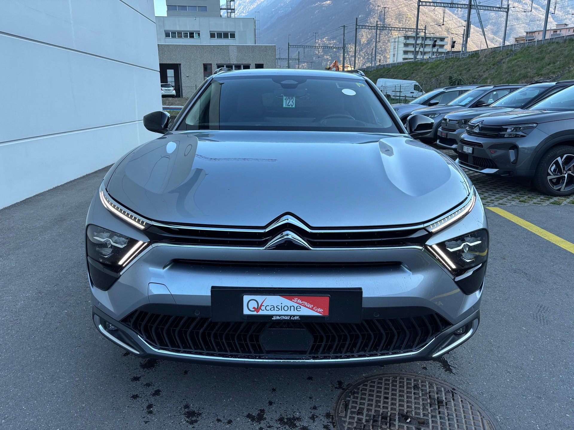 CITROEN C5 X 1.6 Plug-in Hybrid Shine-image-1
