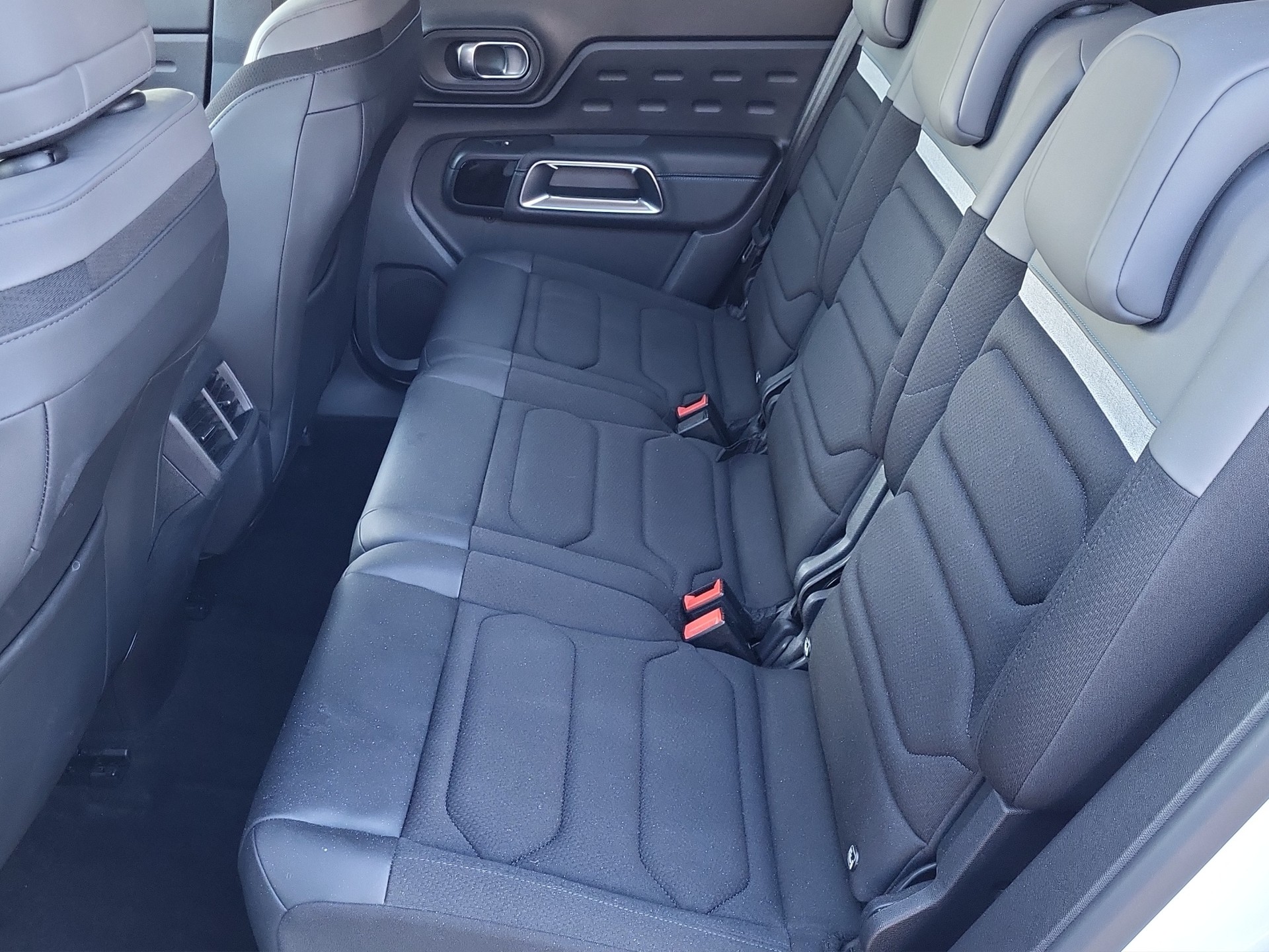 CITROEN C5 Aircross 1.2 Swiss Edition EAT8-image-5