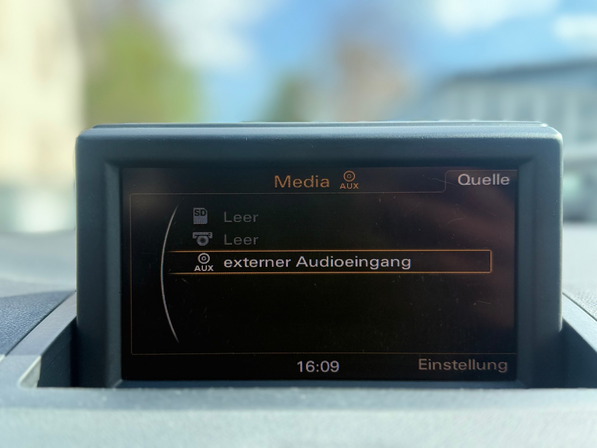 AUDI A1 1.4 TFSI Attraction-image-9