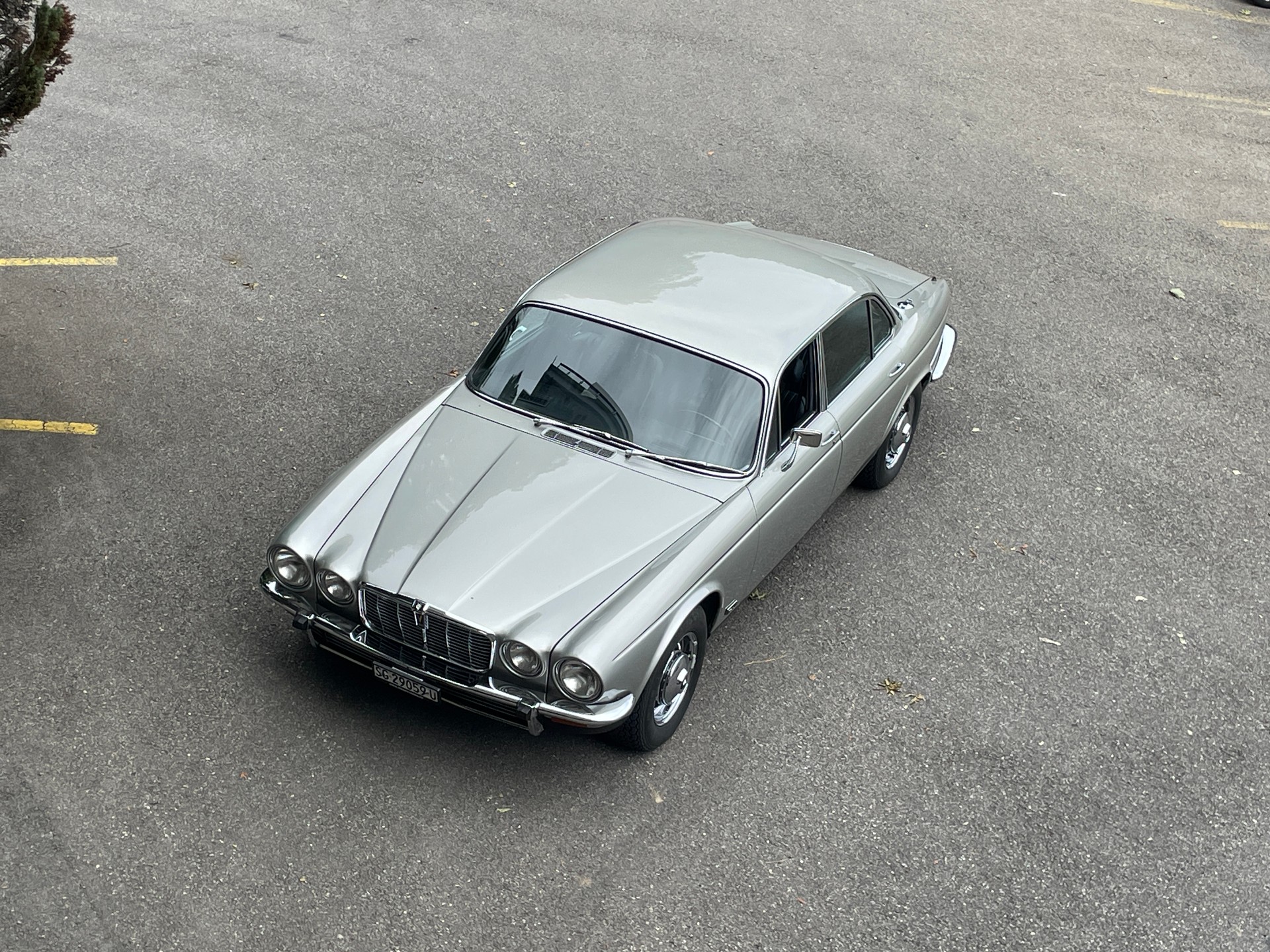 JAGUAR XJ12 L Serie 2 Limousine-image-14