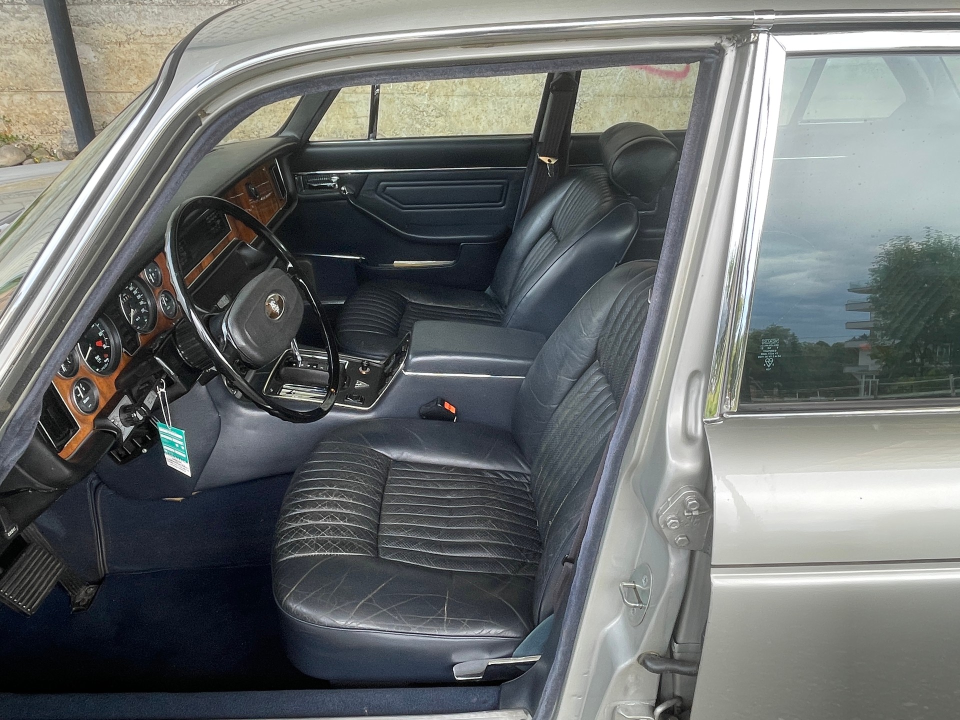 JAGUAR XJ12 L Serie 2 Limousine-image-10