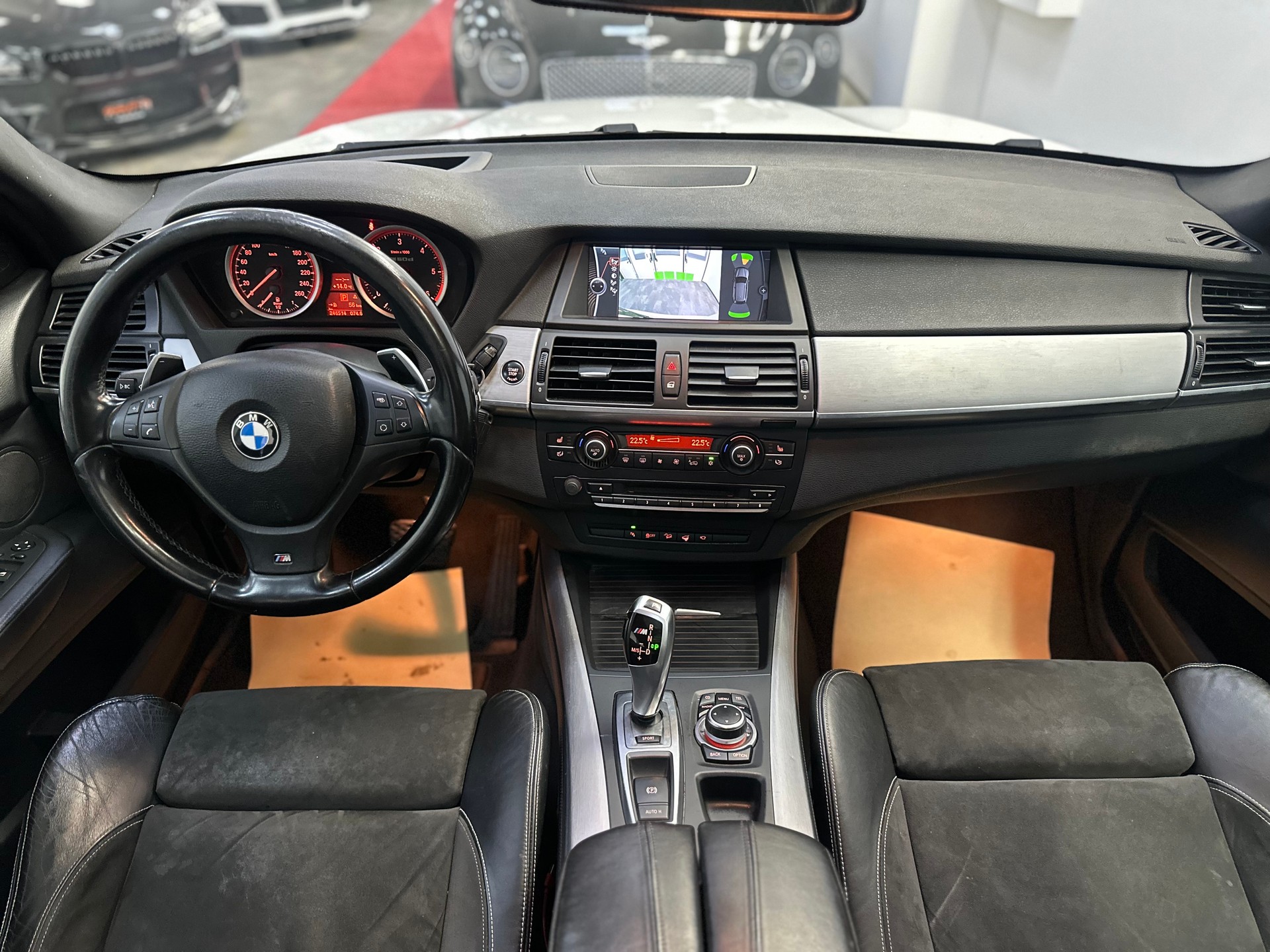 BMW X5 xDrive M50d Steptronic-image-12