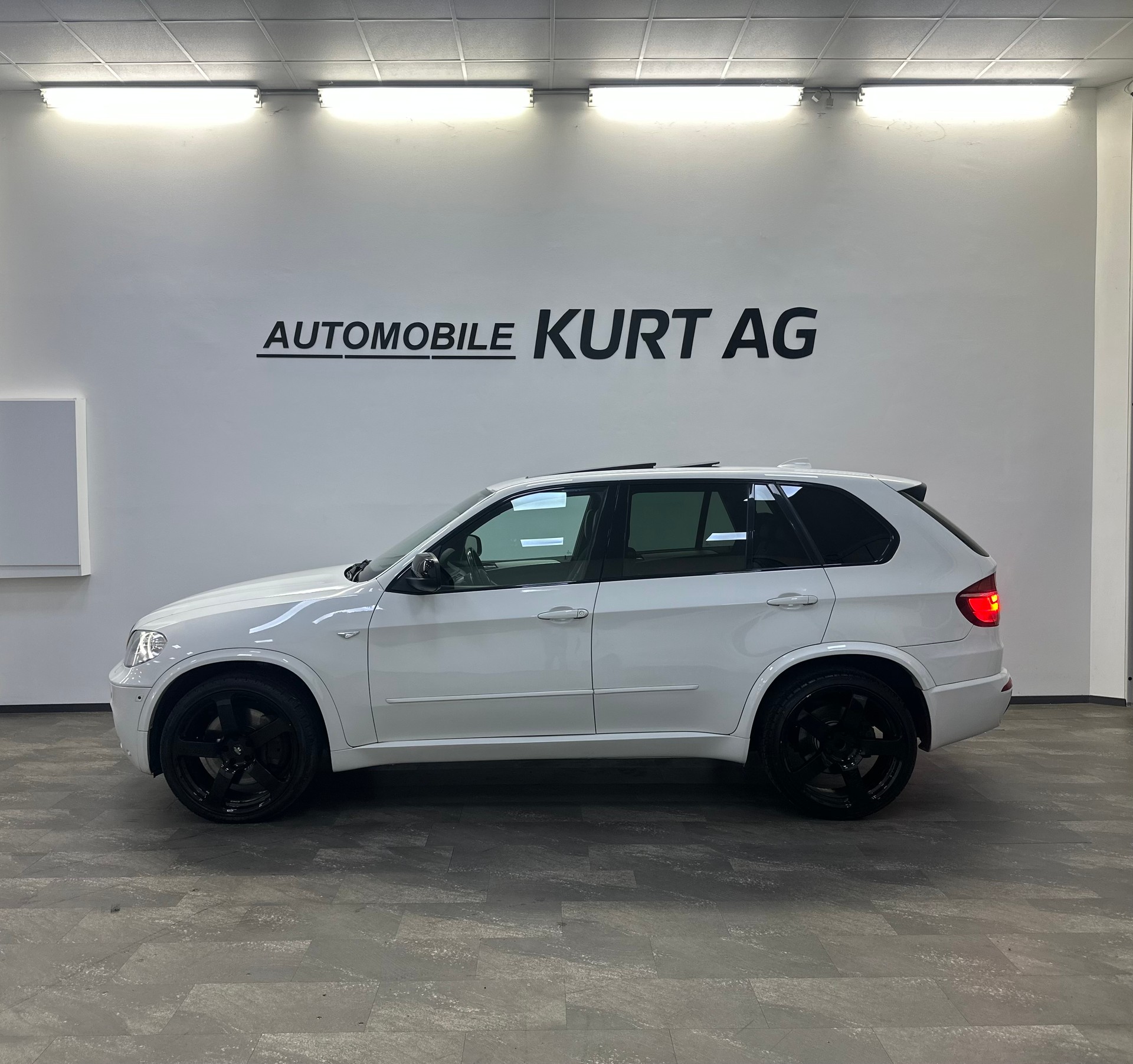 BMW X5 xDrive M50d Steptronic-image-2