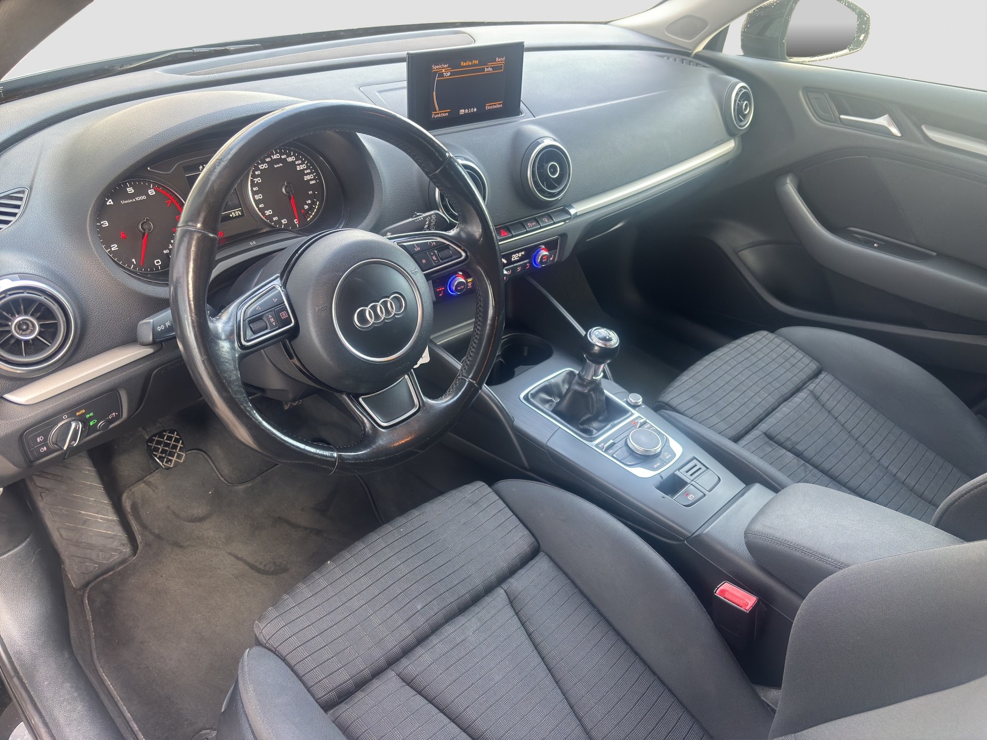 AUDI A3 Sportback 1.4 TFSI Ambition-image-11