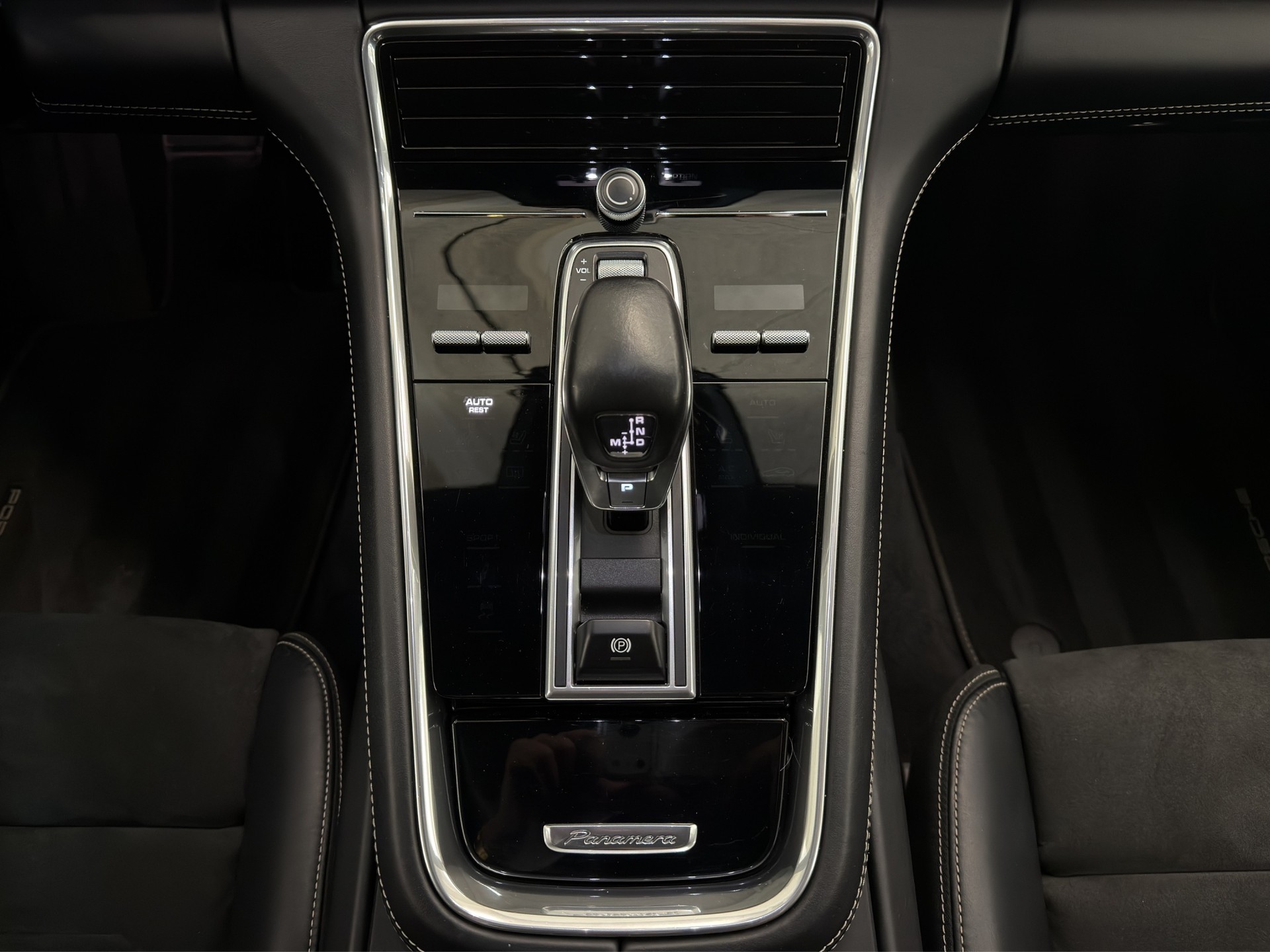 PORSCHE Panamera GTS PDK-image-21