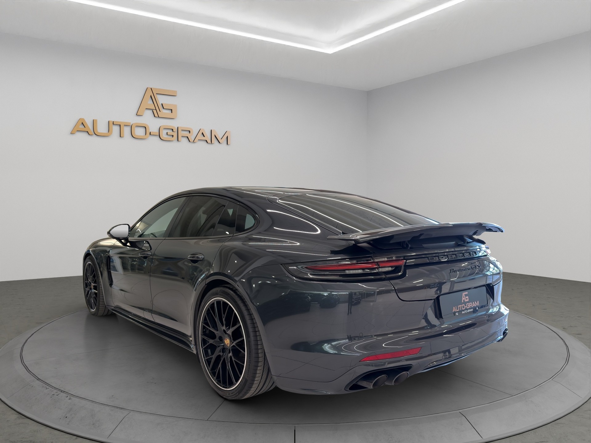 PORSCHE Panamera GTS PDK-image-2