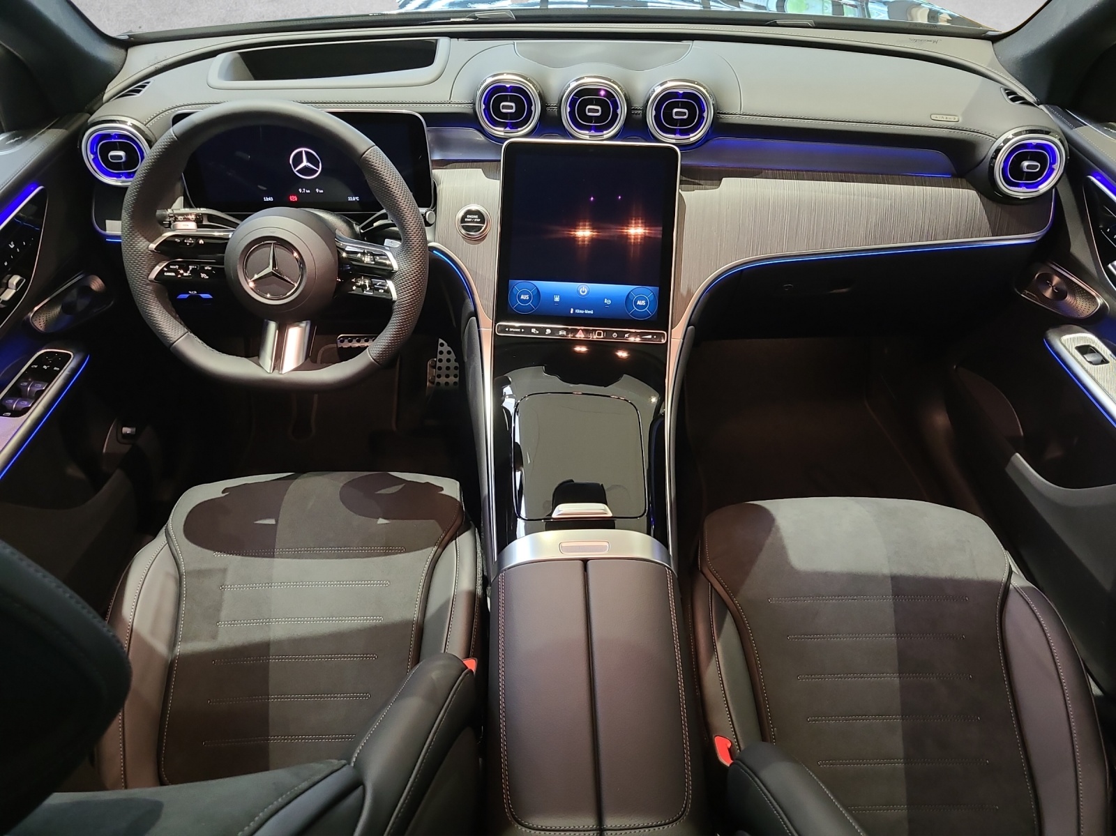 MERCEDES-BENZ GLC 300 e 4Matic 9G-Tronic-image-11