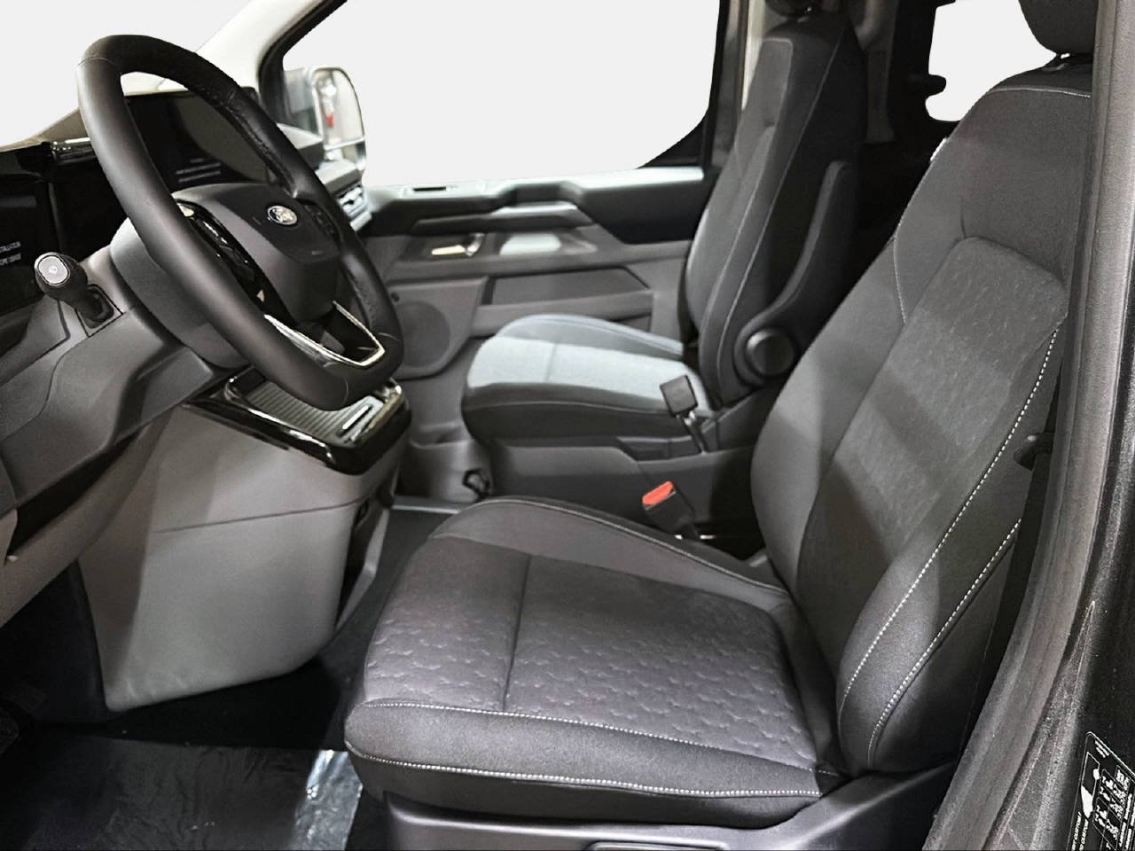 FORD Tourneo Custom 320 L2 2.0 EcoBlue 170 Titanium-image-13
