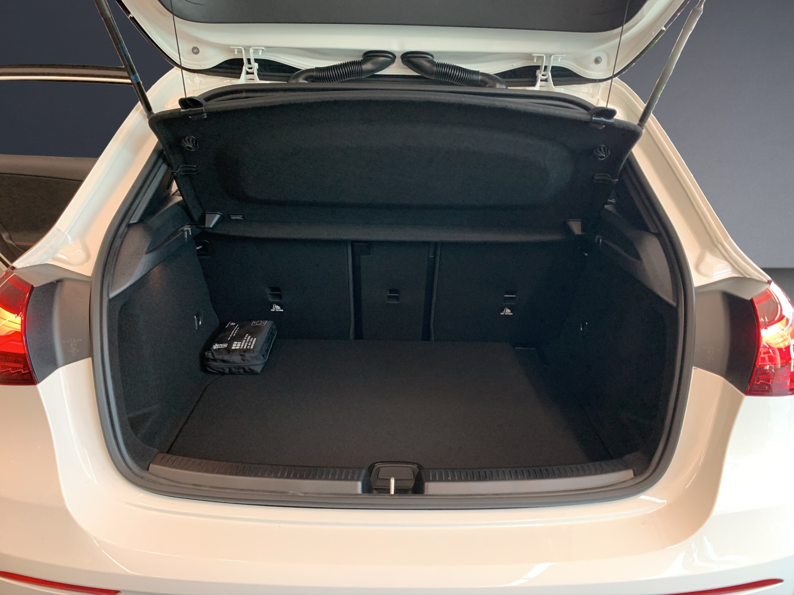 MERCEDES-BENZ A 200 Berline Compacte Night Star-image-11