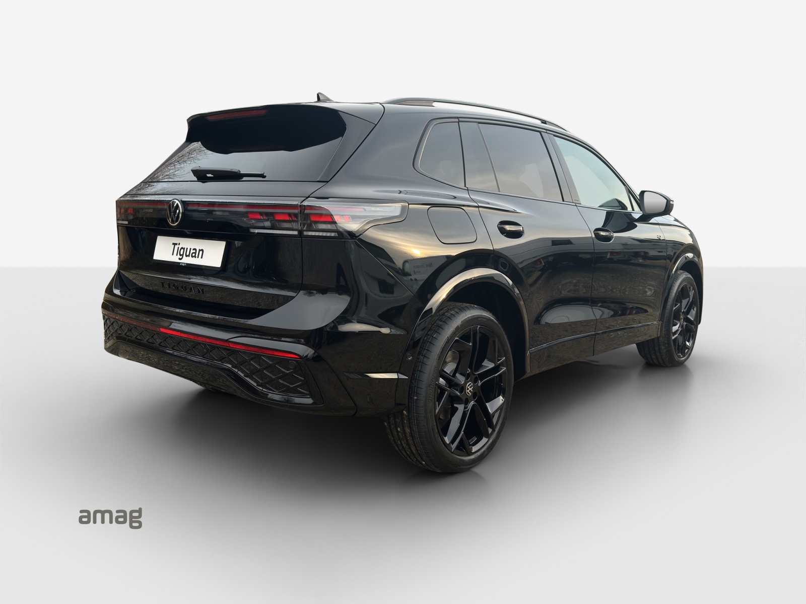 VW Tiguan 2.0 TDI SCR R-Line 4Motion DSG-image-4