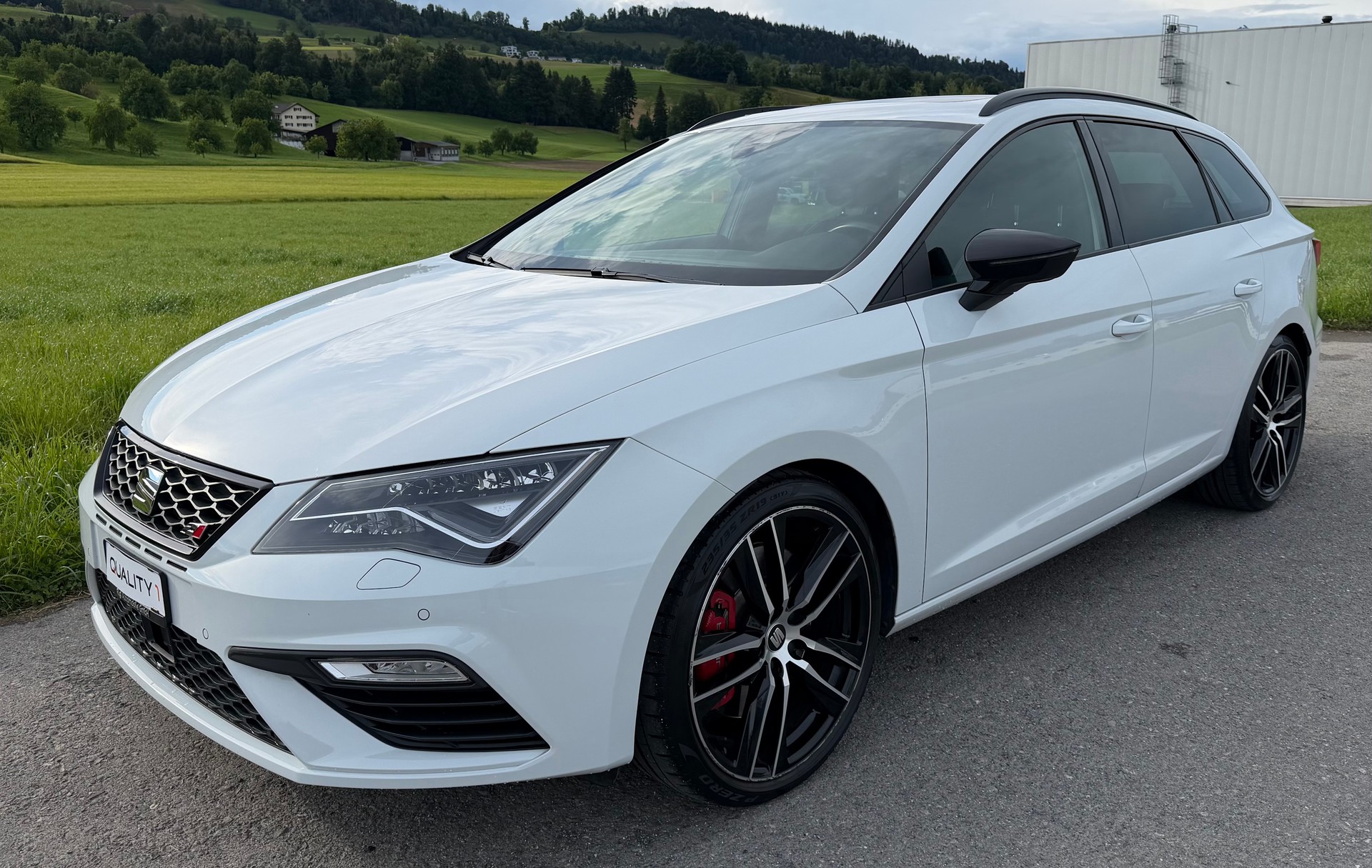 SEAT Leon ST 2.0 TSI Cupra 300 4 Drive DSG-image-0