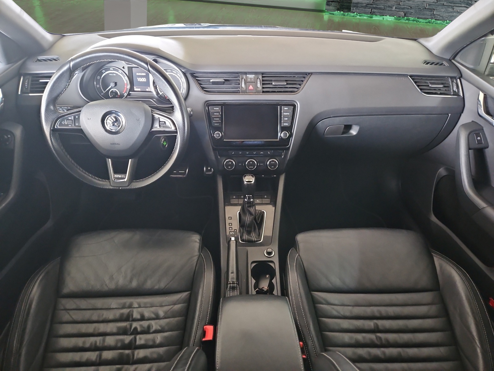 SKODA Octavia Combi 2.0 TSI RS DSG-image-7