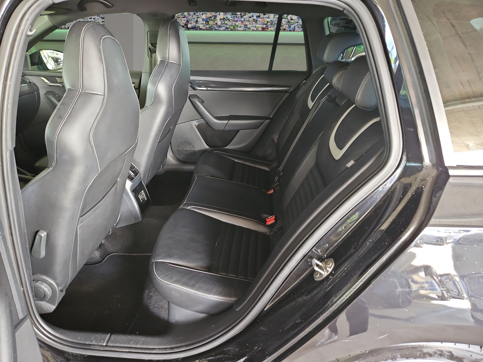 SKODA Octavia Combi 2.0 TSI RS DSG-image-9