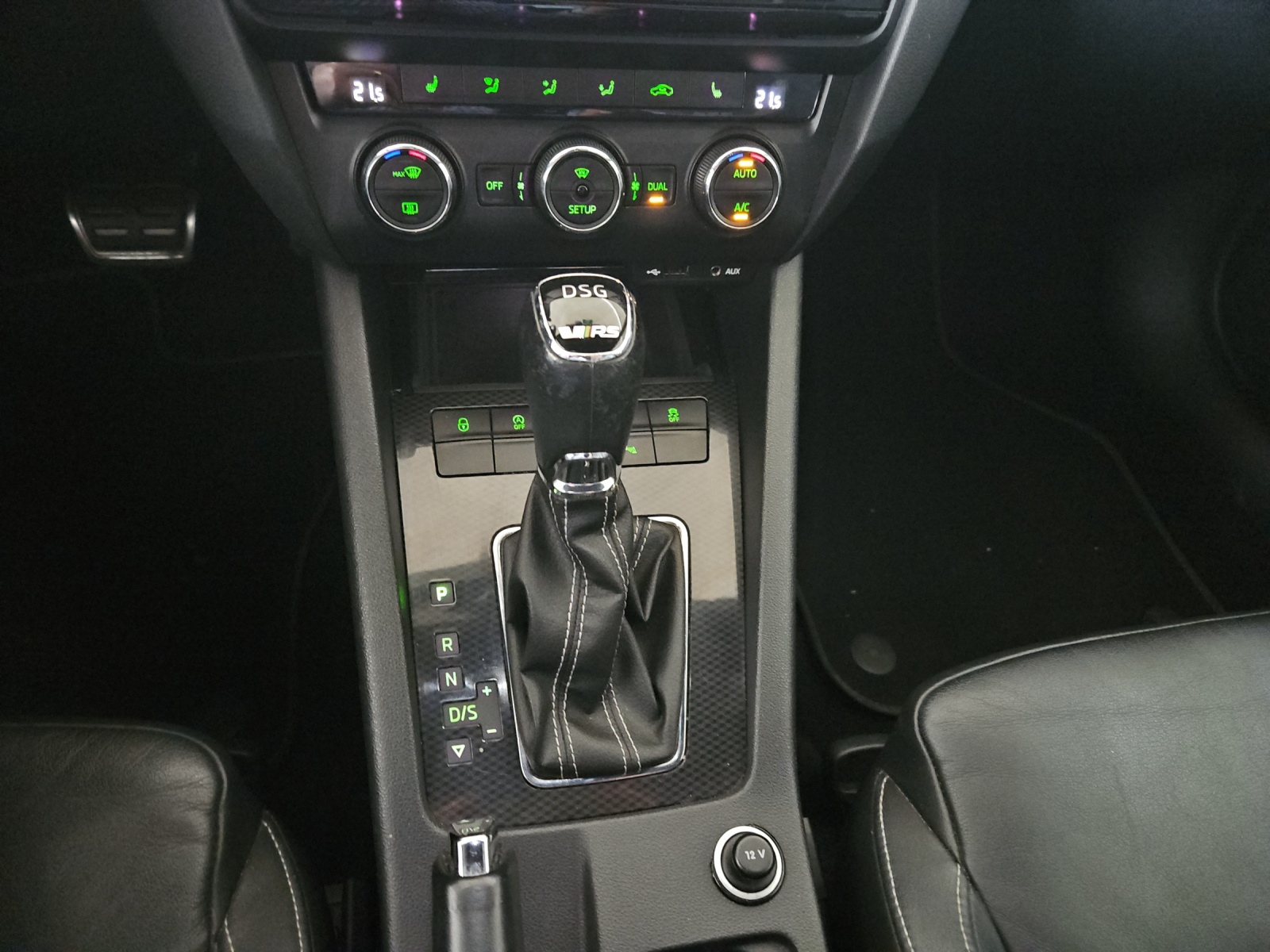 SKODA Octavia Combi 2.0 TSI RS DSG-image-17