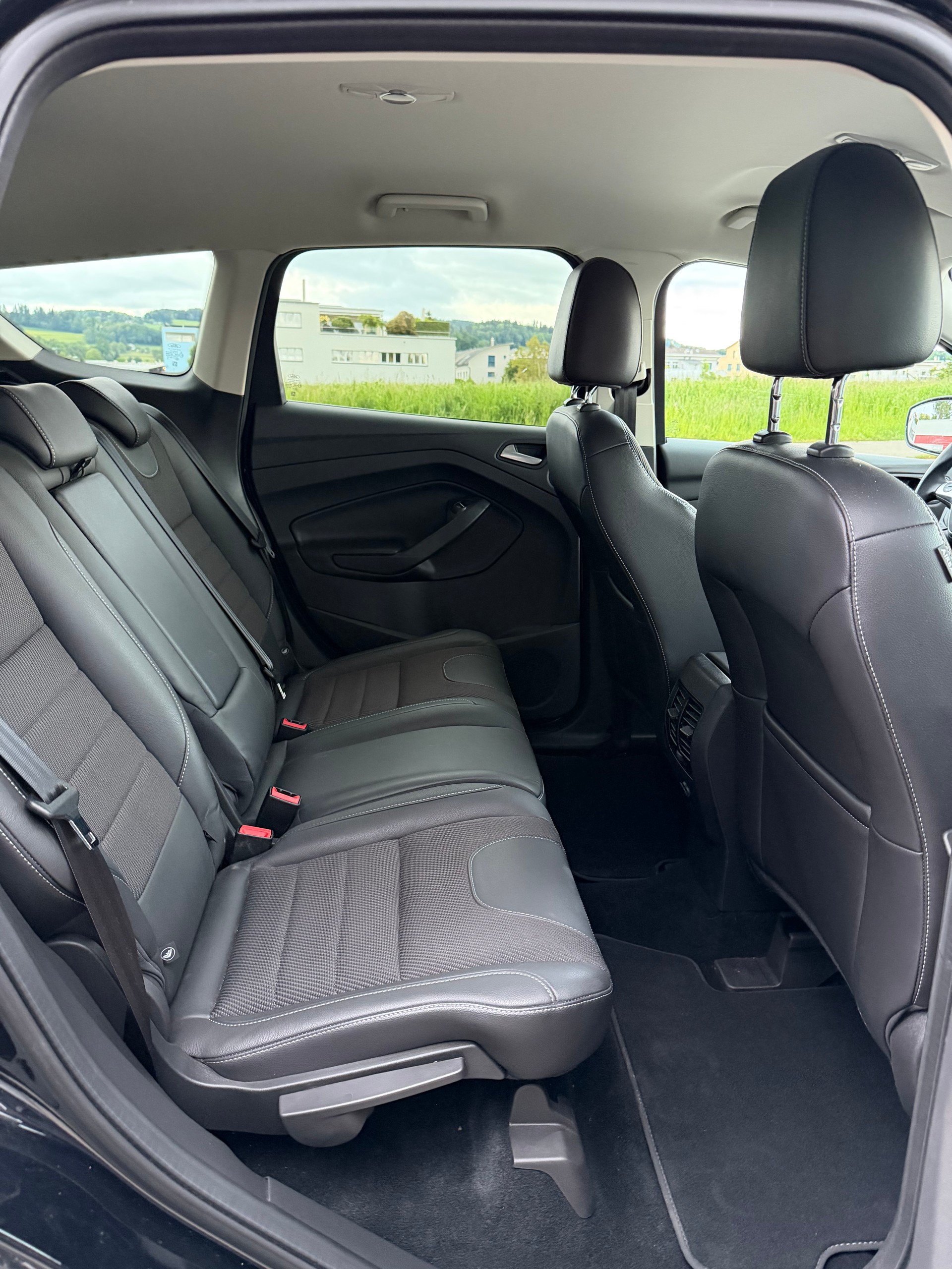 FORD Kuga 2.0 TDCi Titanium 4WD PowerShift-image-12