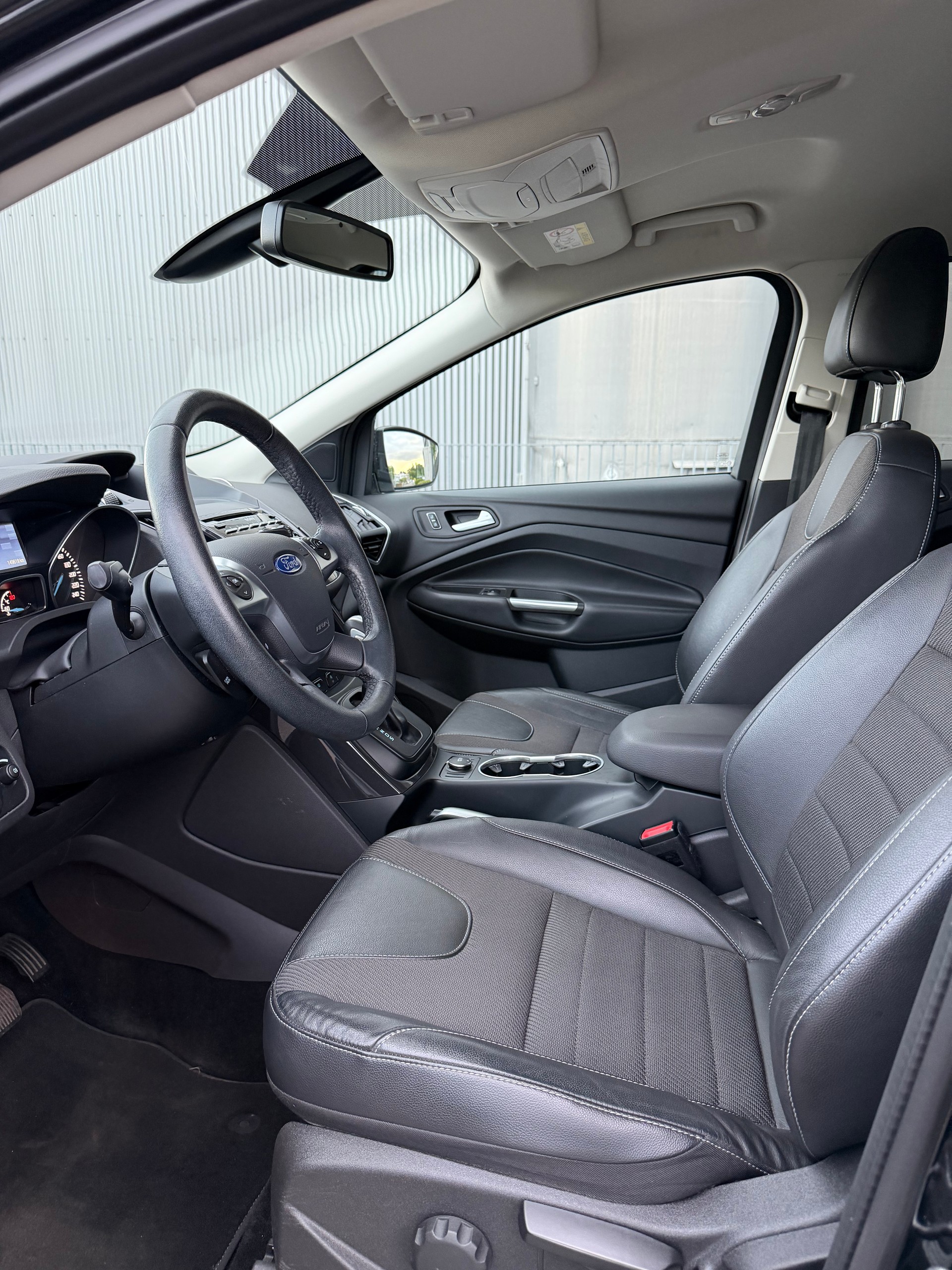 FORD Kuga 2.0 TDCi Titanium 4WD PowerShift-image-8