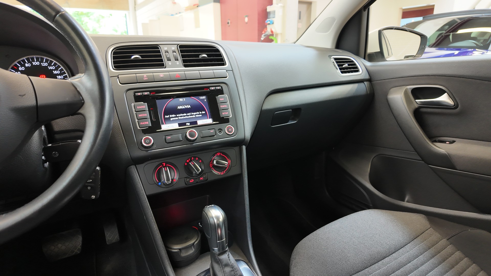 VW Polo 1.6 TDI Comfortline DSG-image-8