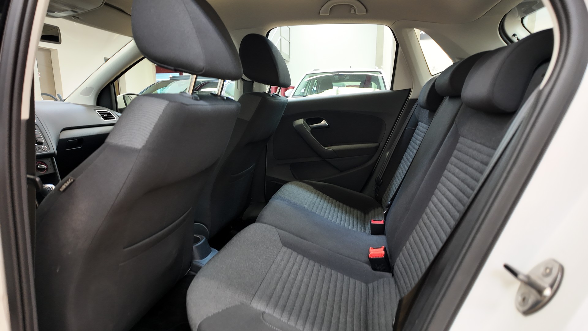 VW Polo 1.6 TDI Comfortline DSG-image-15
