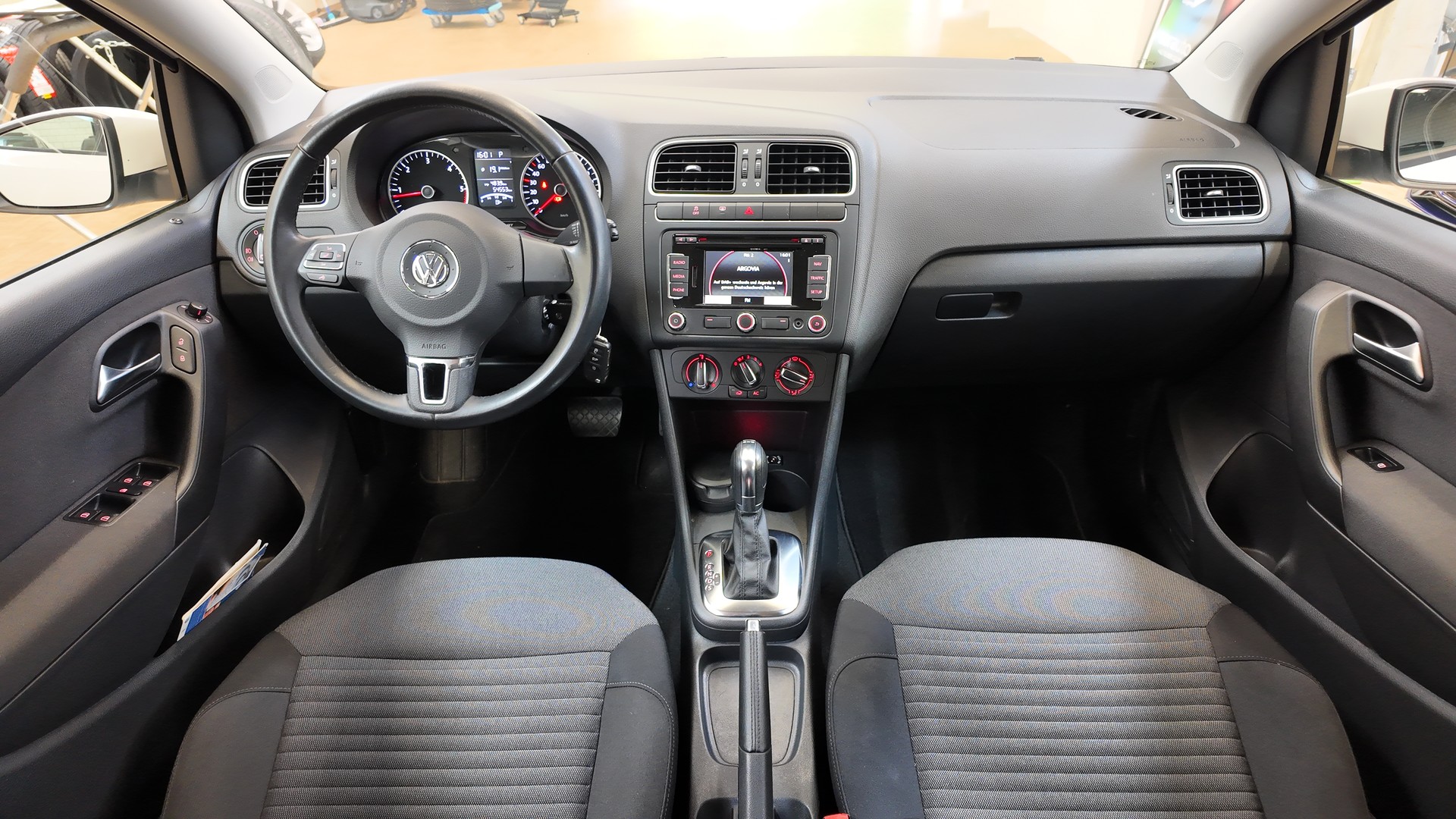 VW Polo 1.6 TDI Comfortline DSG-image-6