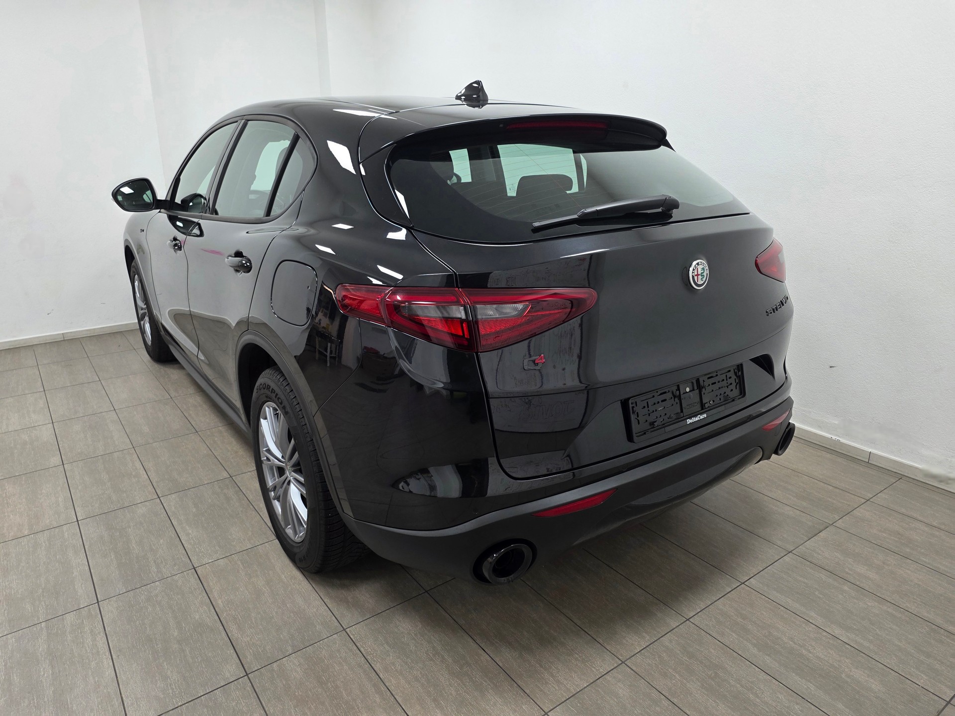 ALFA ROMEO Stelvio 2.0 Sprint Q4 Q4 Automatic-image-4