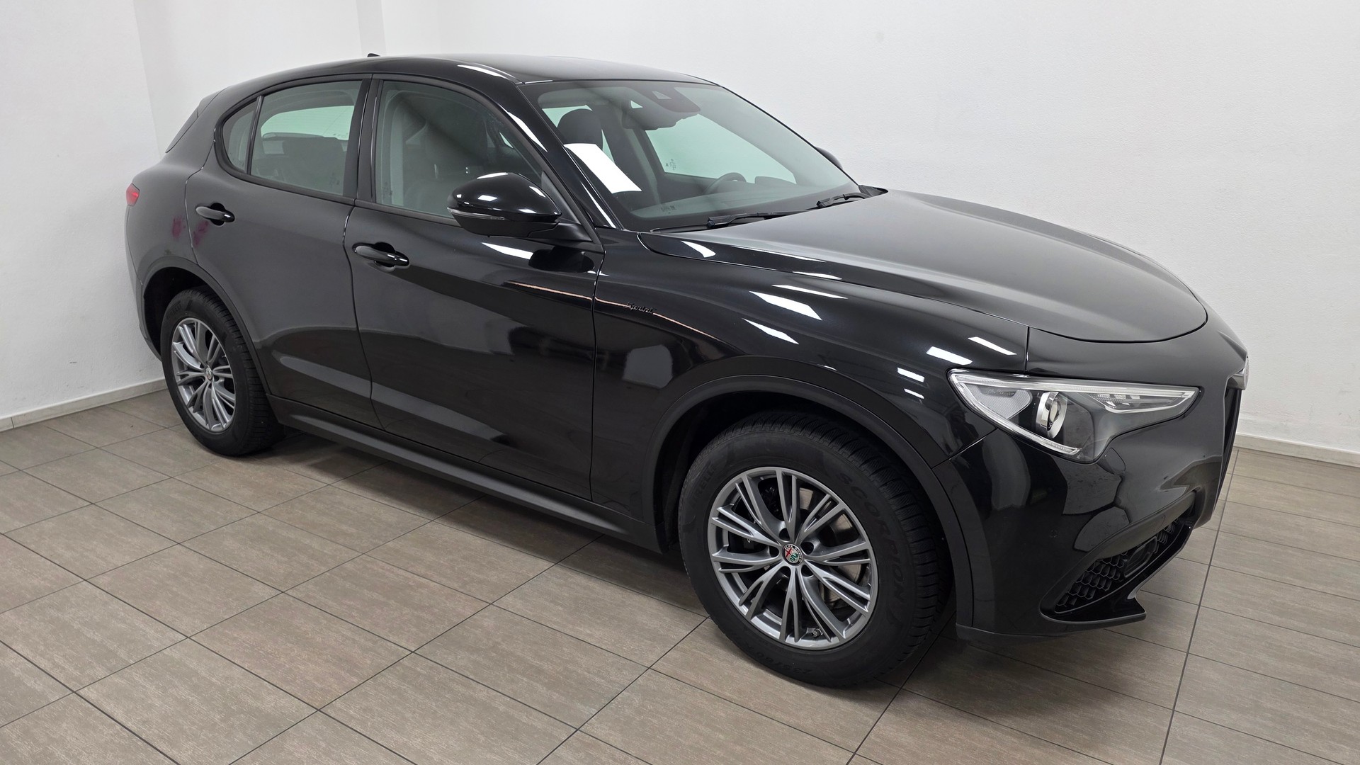 ALFA ROMEO Stelvio 2.0 Sprint Q4 Q4 Automatic-image-1