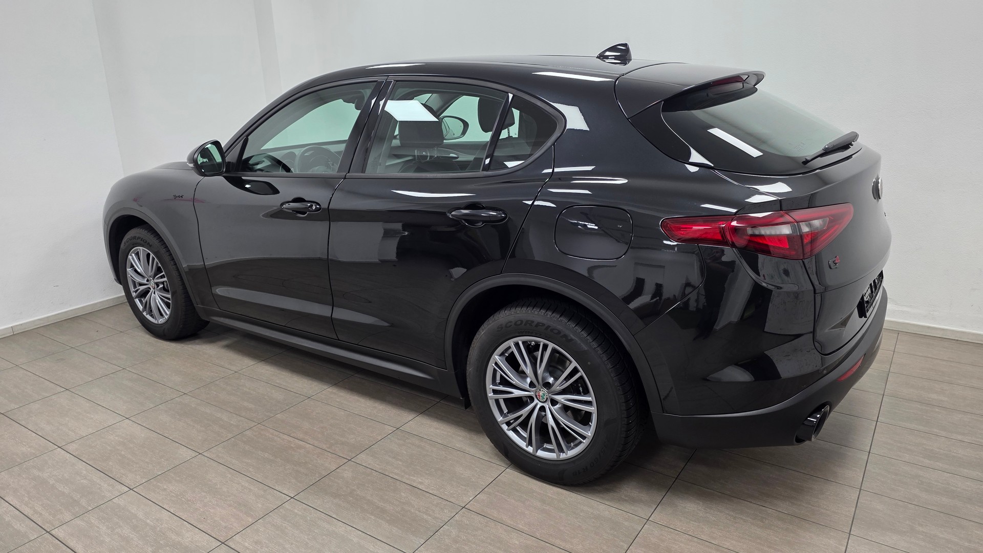 ALFA ROMEO Stelvio 2.0 Sprint Q4 Q4 Automatic-image-5