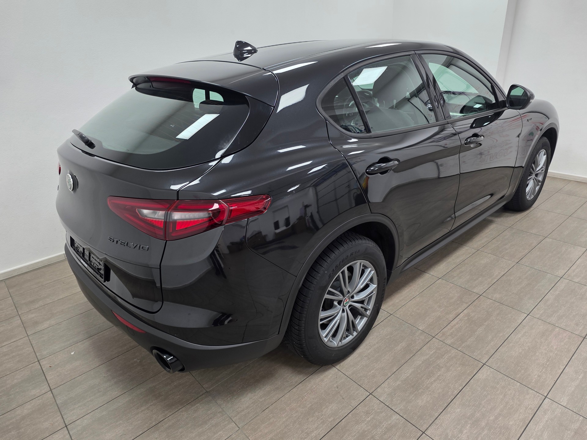 ALFA ROMEO Stelvio 2.0 Sprint Q4 Q4 Automatic-image-3