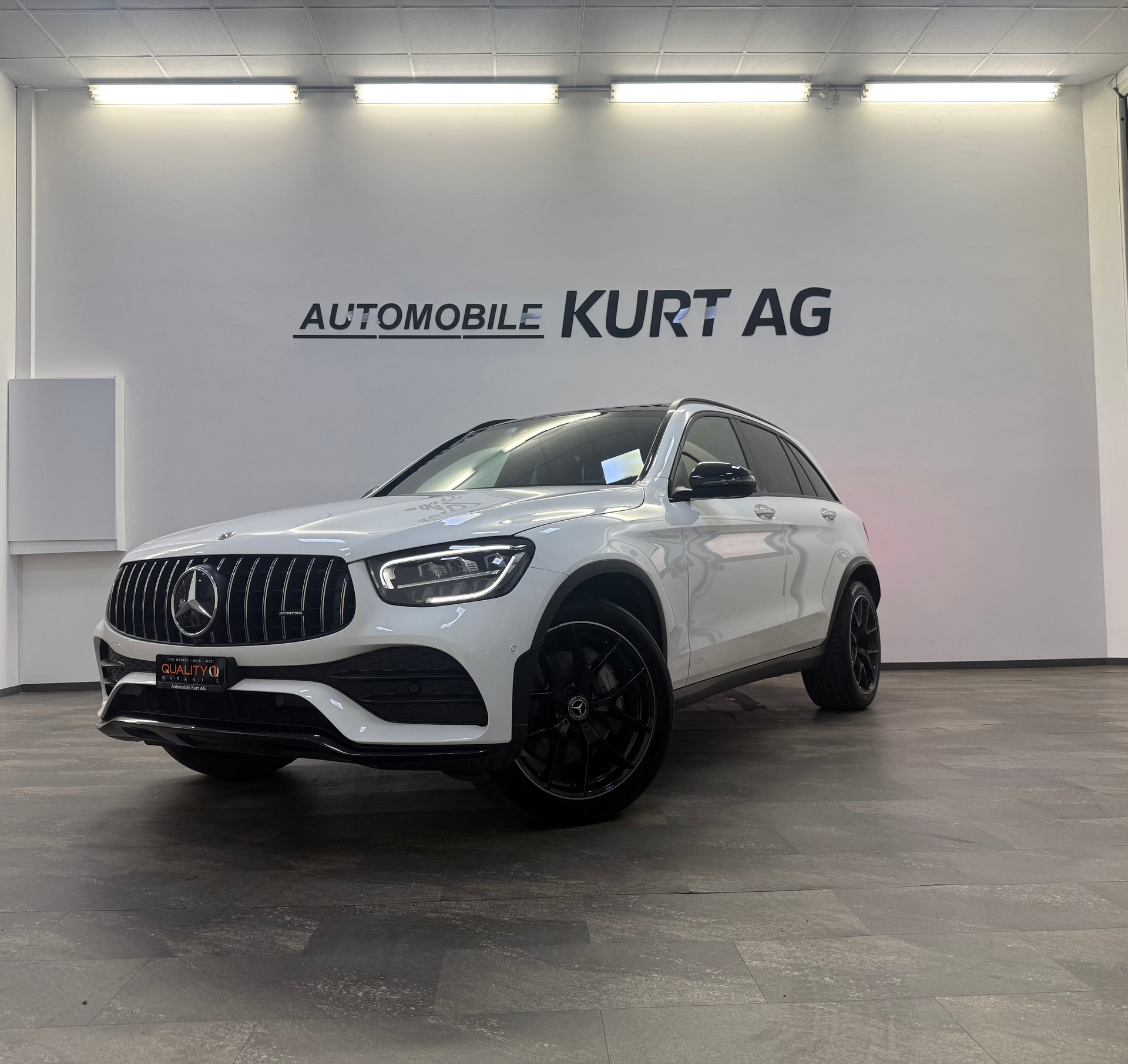 MERCEDES-BENZ GLC 220 d AMG Line 4Matic 9G-Tronic-showroom-element-1