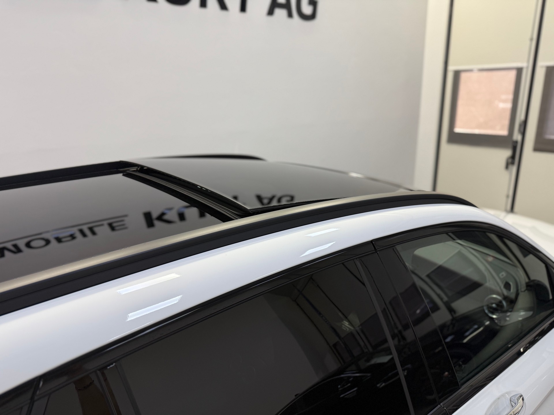 MERCEDES-BENZ GLC 220 d AMG Line 4Matic 9G-Tronic-image-11