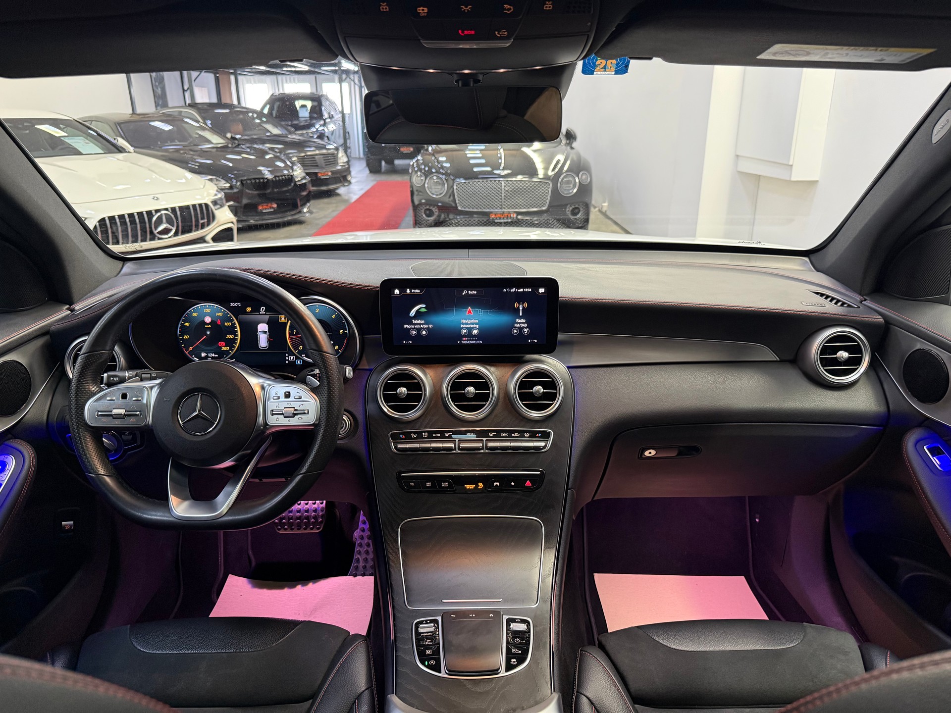 MERCEDES-BENZ GLC 220 d AMG Line 4Matic 9G-Tronic-image-15