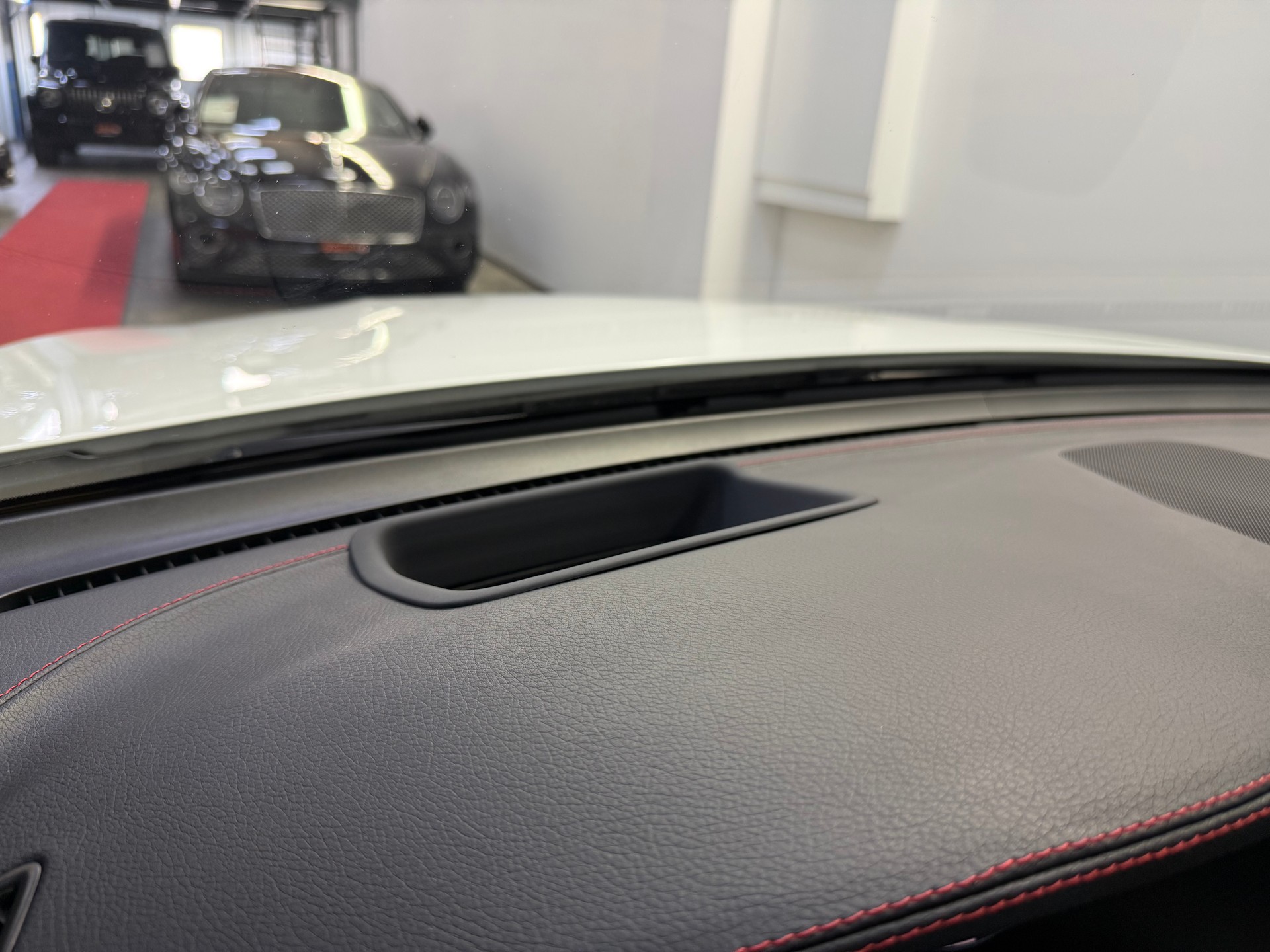 MERCEDES-BENZ GLC 220 d AMG Line 4Matic 9G-Tronic-image-23